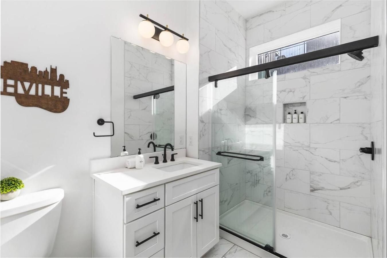Two Adjacent Homes Sleeps 24 Only 3 Miles To Broadway *