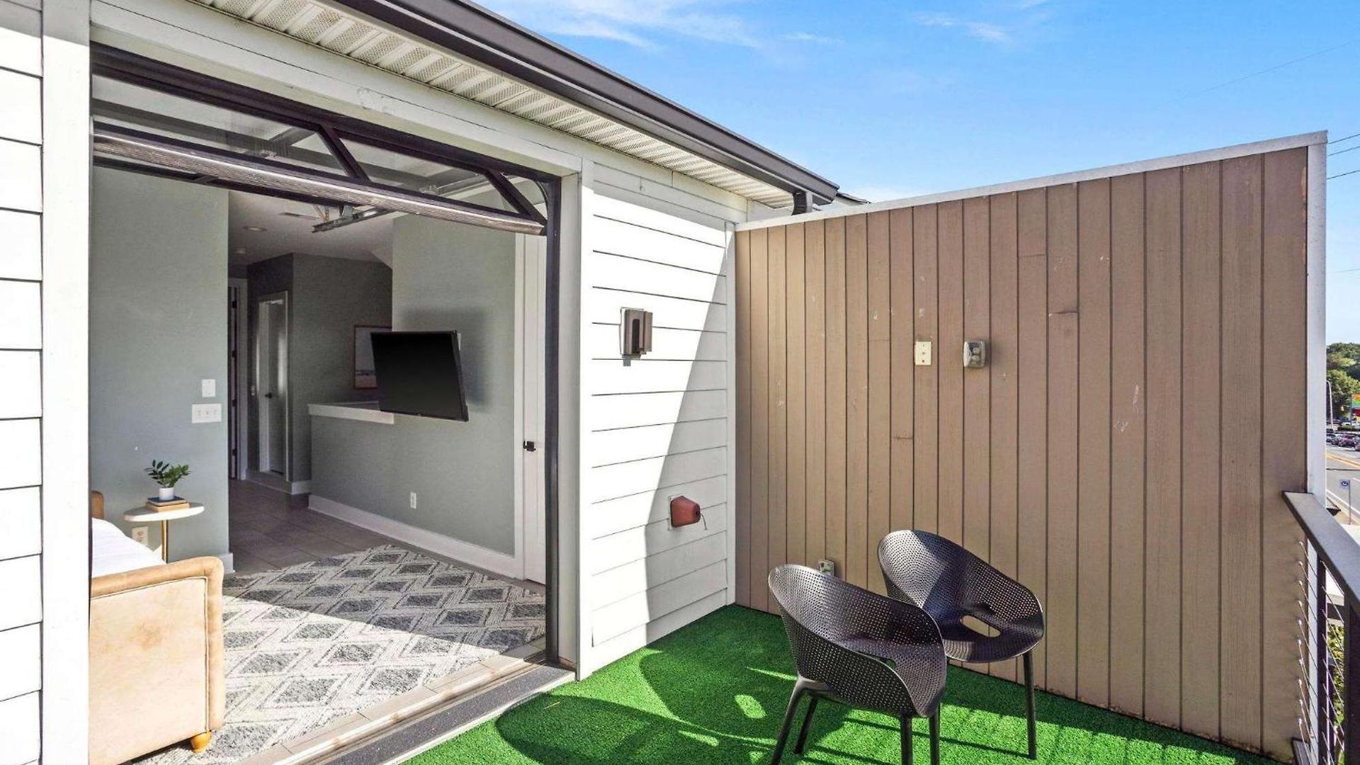 2 Adjacent Gem Great For Big Groups 8th Ave S Nashville
