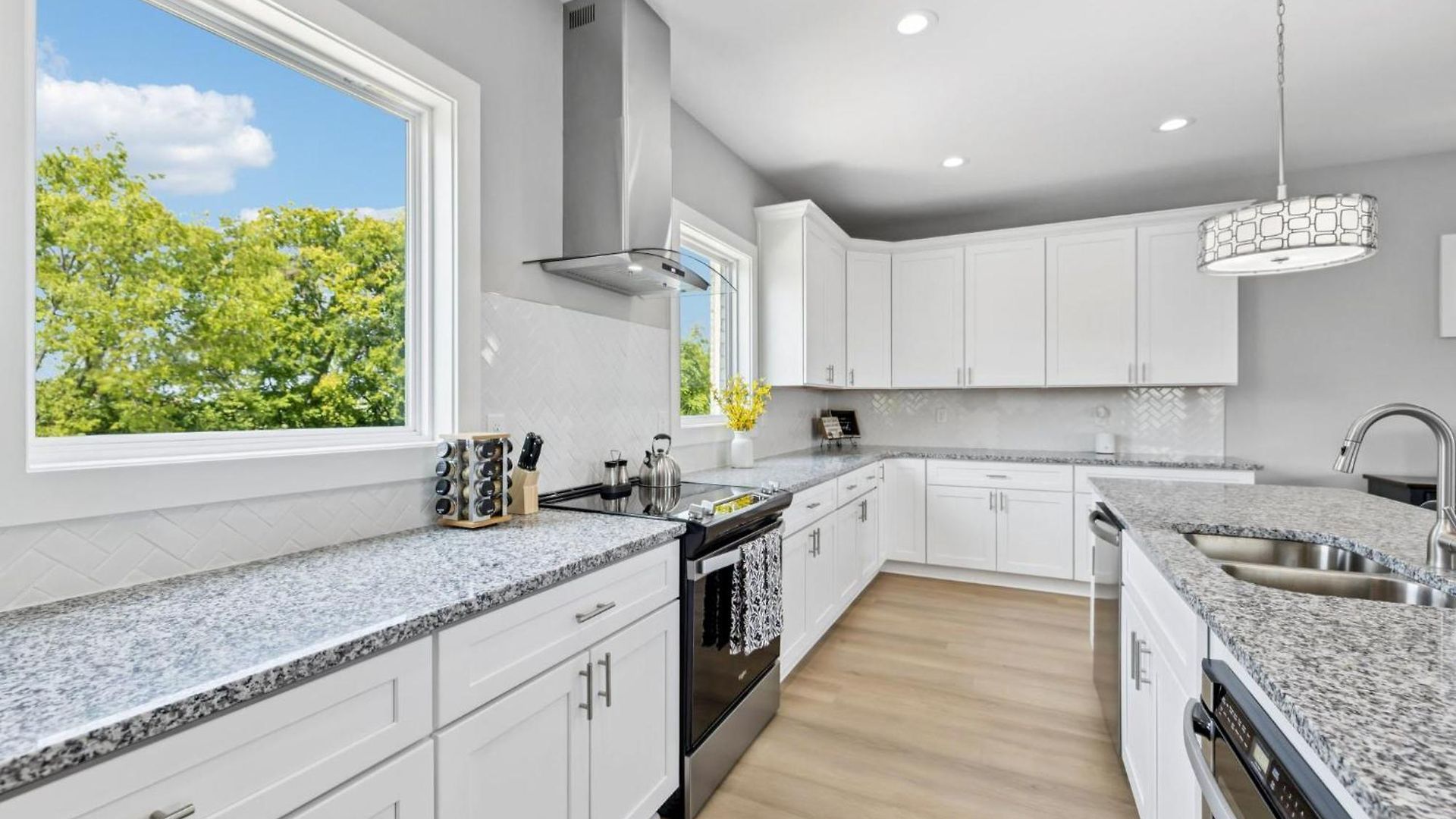 Friends In Skyline Places, 10 Min To Broadway, Perfect For Groups Holiday home Nashville