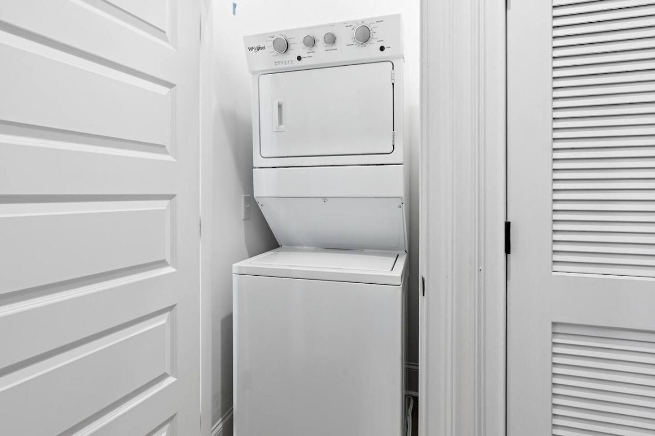 Sleeps 20 Three Side By Side 10 Minutes To Broadway