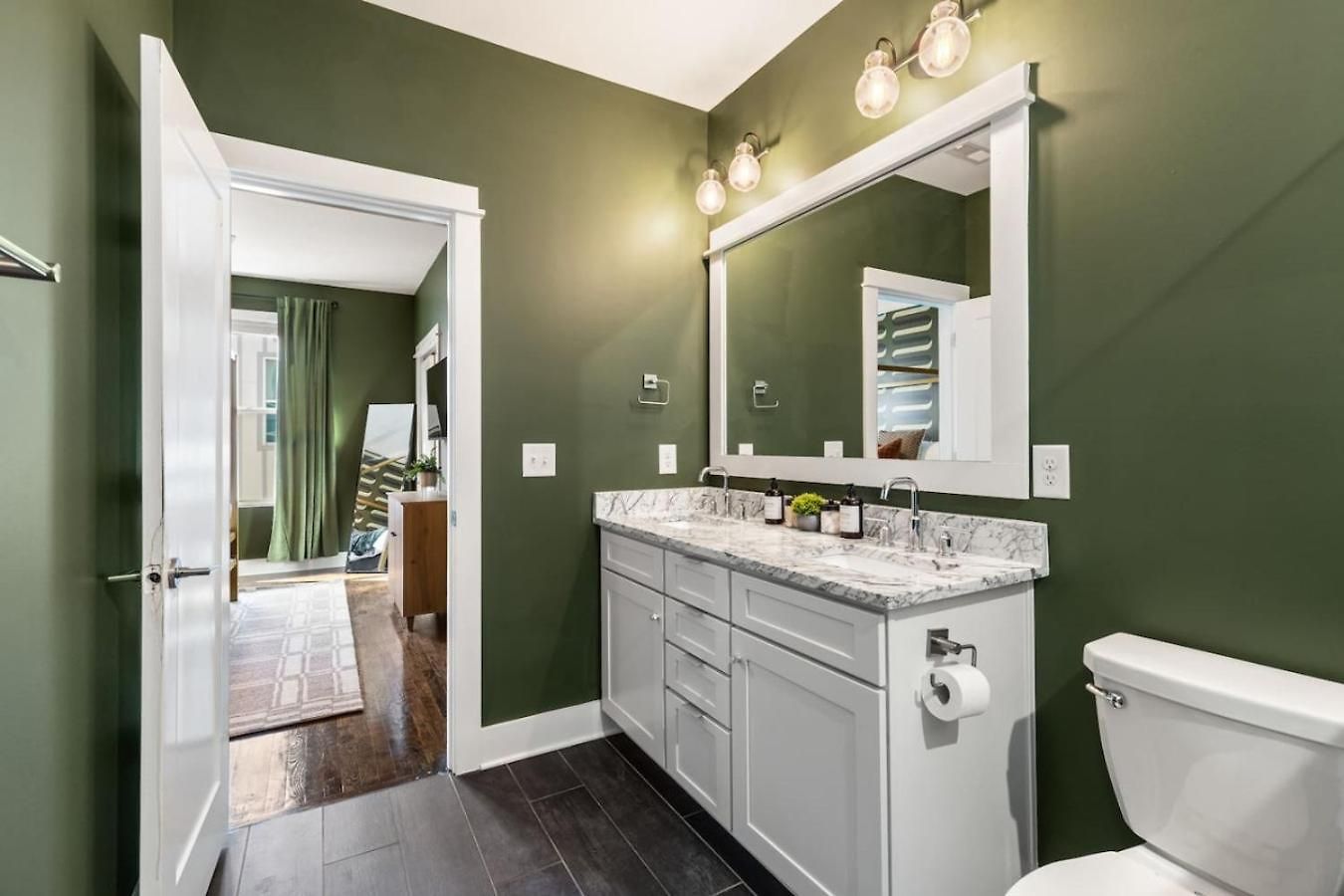 Private Rooftop Near Vanderbilt Only 2 Miles From Downtown Holiday home