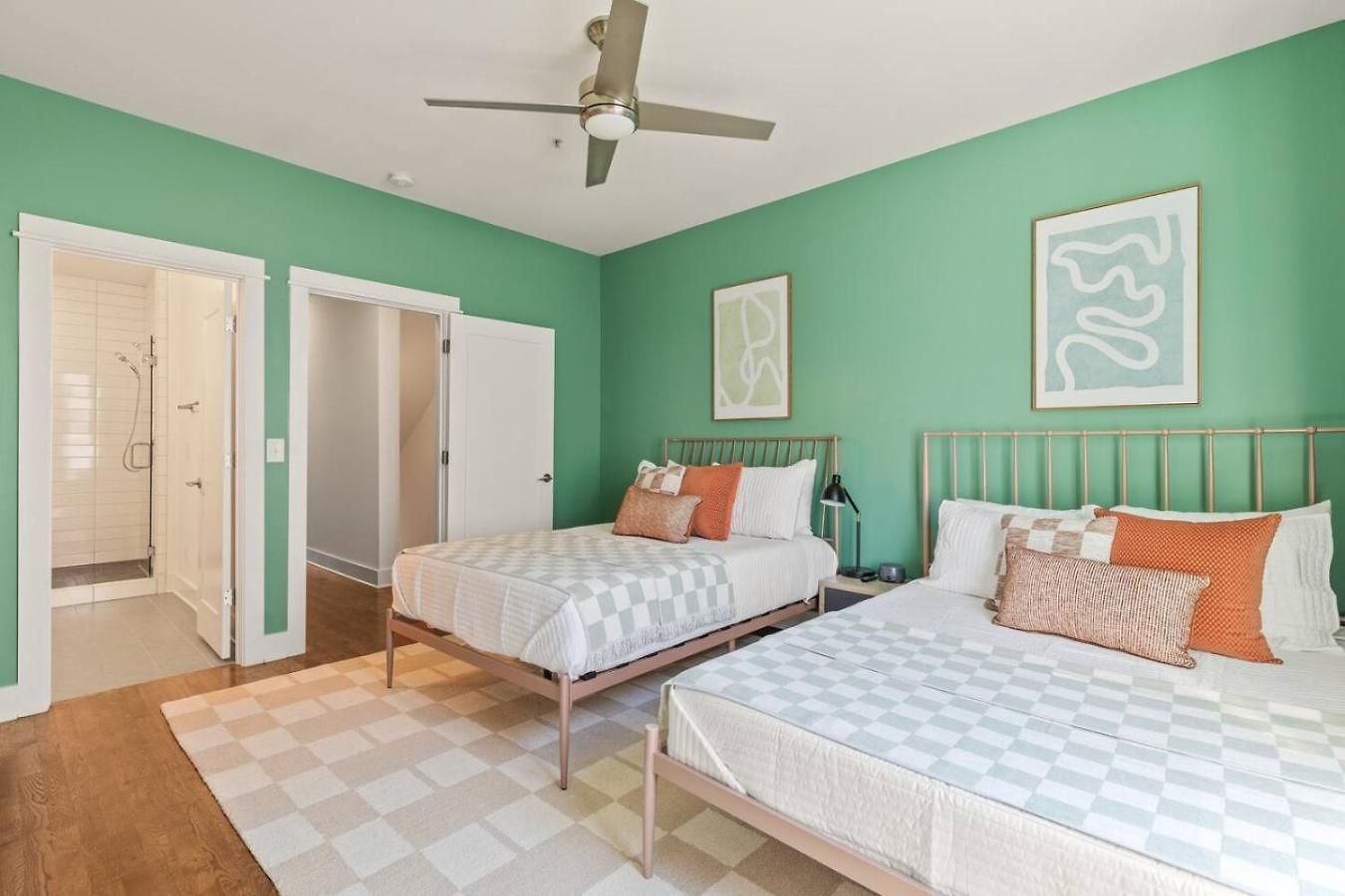 Walk To Vanderbilt And Belmont With Garage And Rooftop Deck *