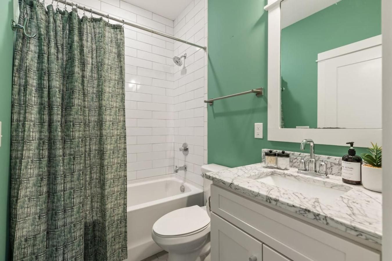 Private Rooftop Near Vanderbilt Only 2 Miles From Downtown * Nashville