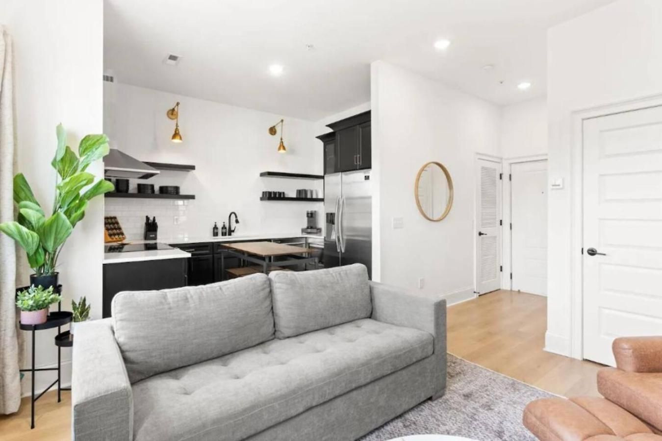 Sleeps 32 Only 10 Minutes To Broadway 4 Side By Side * Nashville