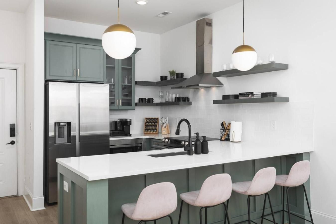 Sleeps 20 Three Side By Side 10 Minutes To Broadway