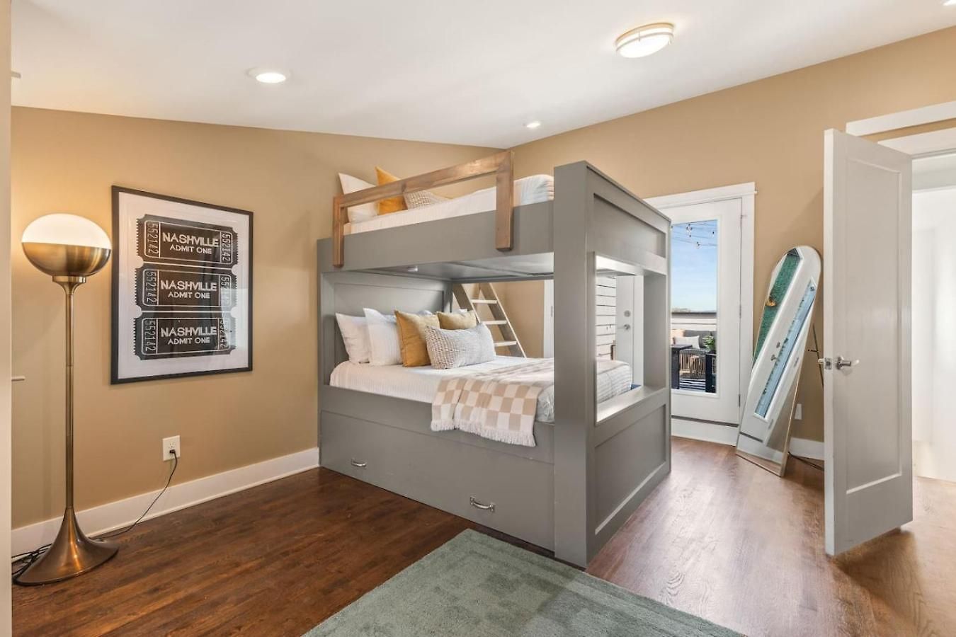 Holiday home Walk To Vanderbilt And Belmont With Garage And Rooftop Deck *