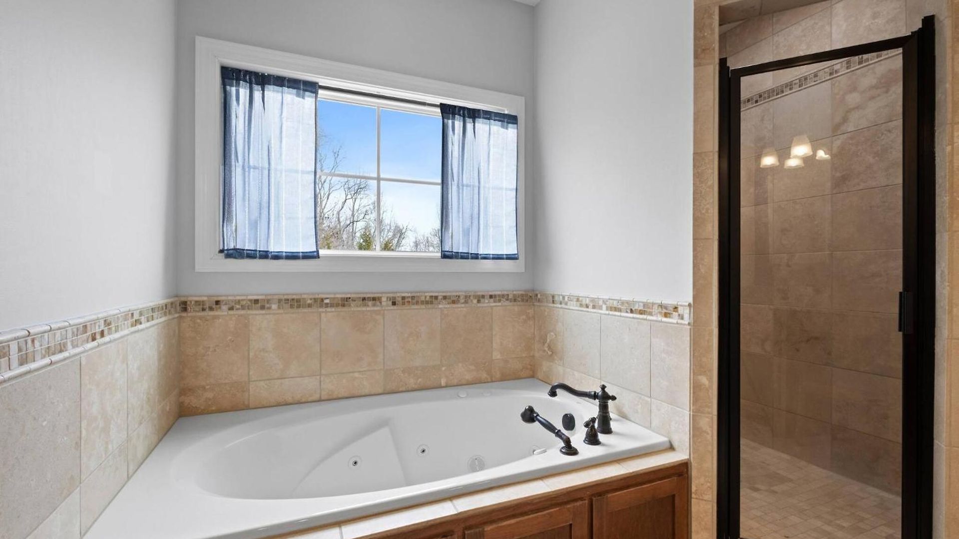 Retreat - Pool/hot Tub/karaoke/theatre + * Nashville
