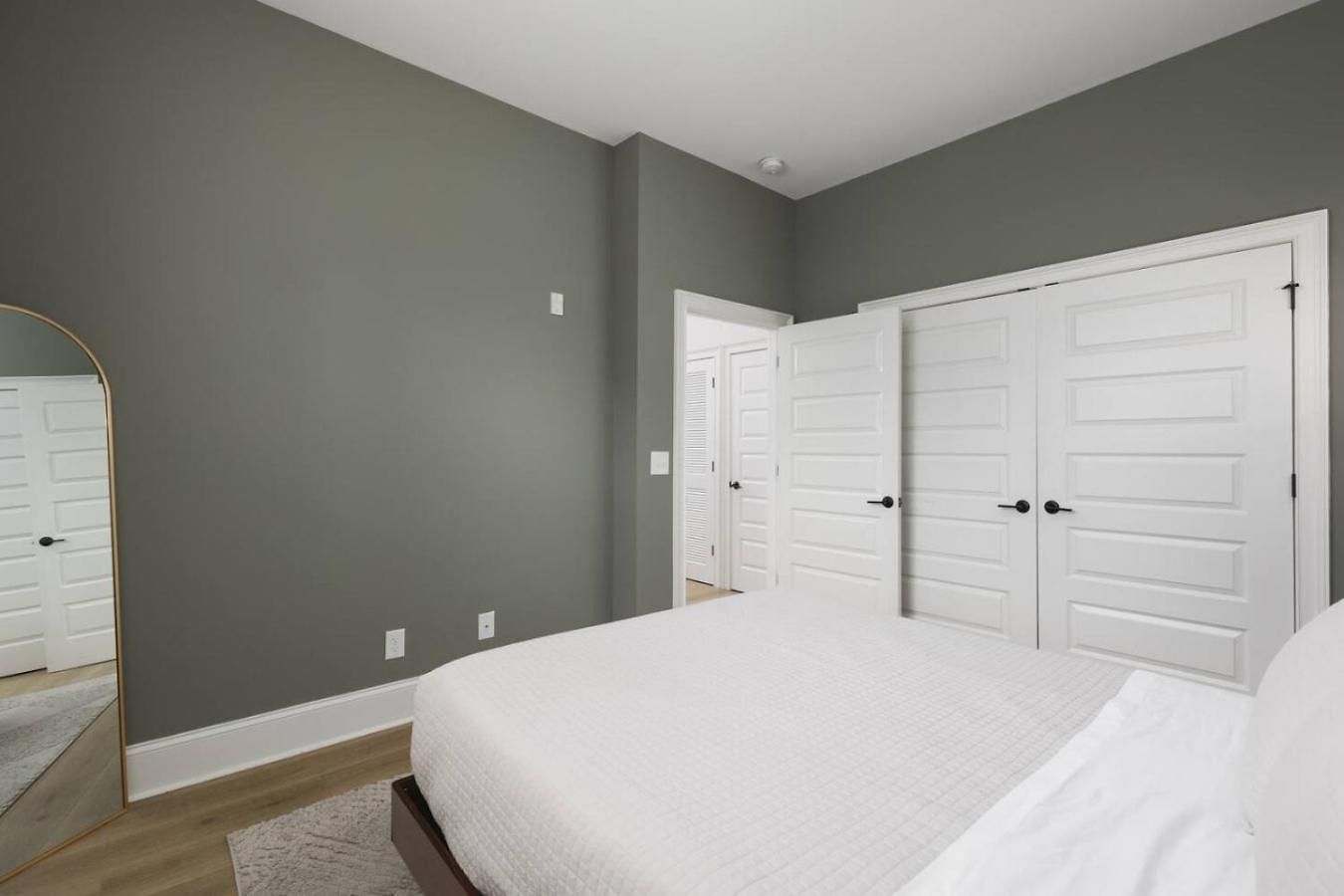 Holiday home Sleeps 20 Three Side By Side 10 Minutes To Broadway
