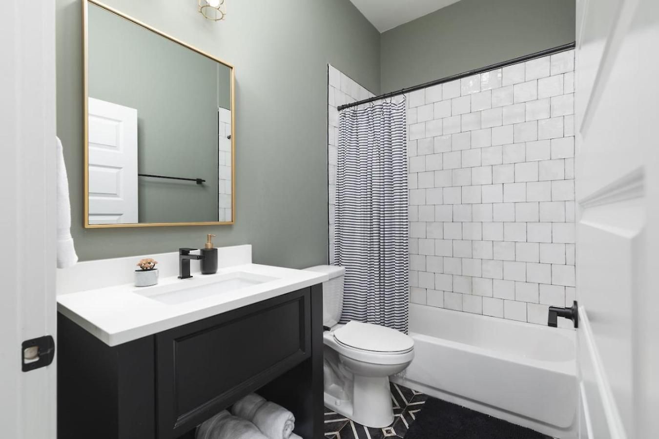 Sleeps 20 Three Side By Side 10 Minutes To Broadway Nashville