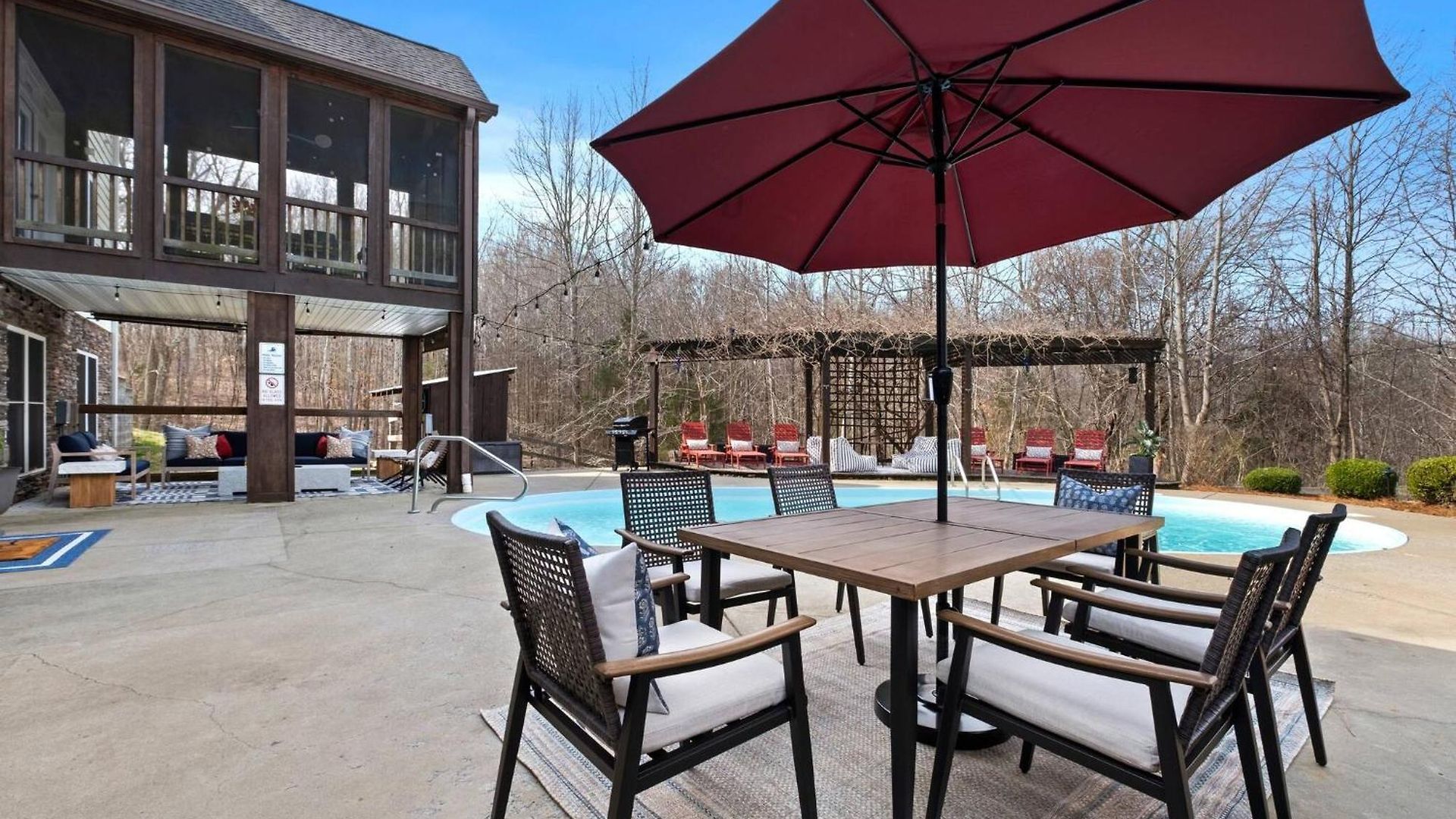 Retreat - Pool/hot Tub/karaoke/theatre + Holiday home