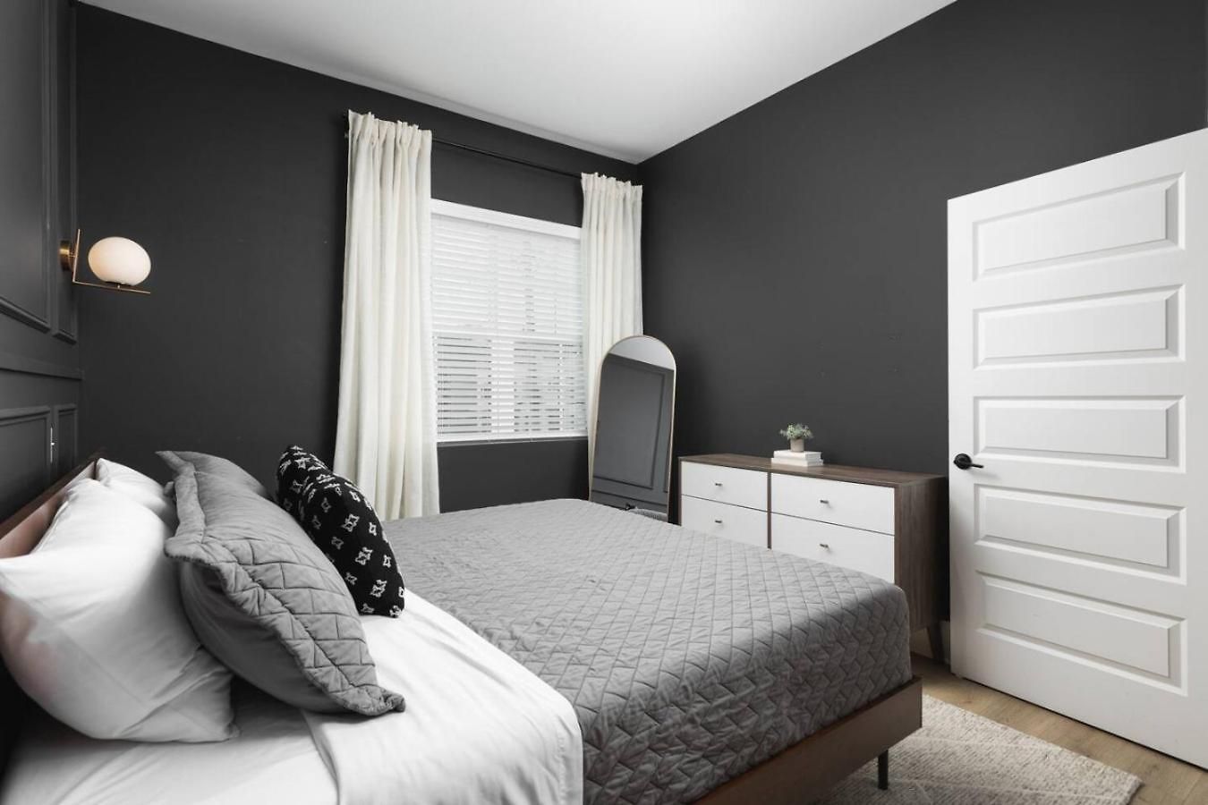 Sleeps 20 Three Side By Side 10 Minutes To Broadway *