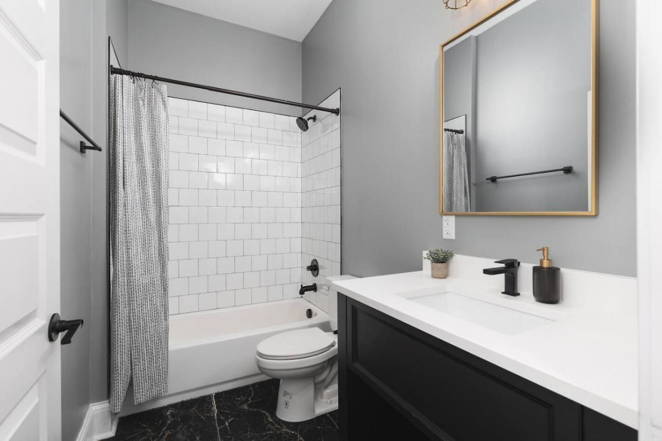 Sleeps 20 Three Side By Side 10 Minutes To Broadway Nashville