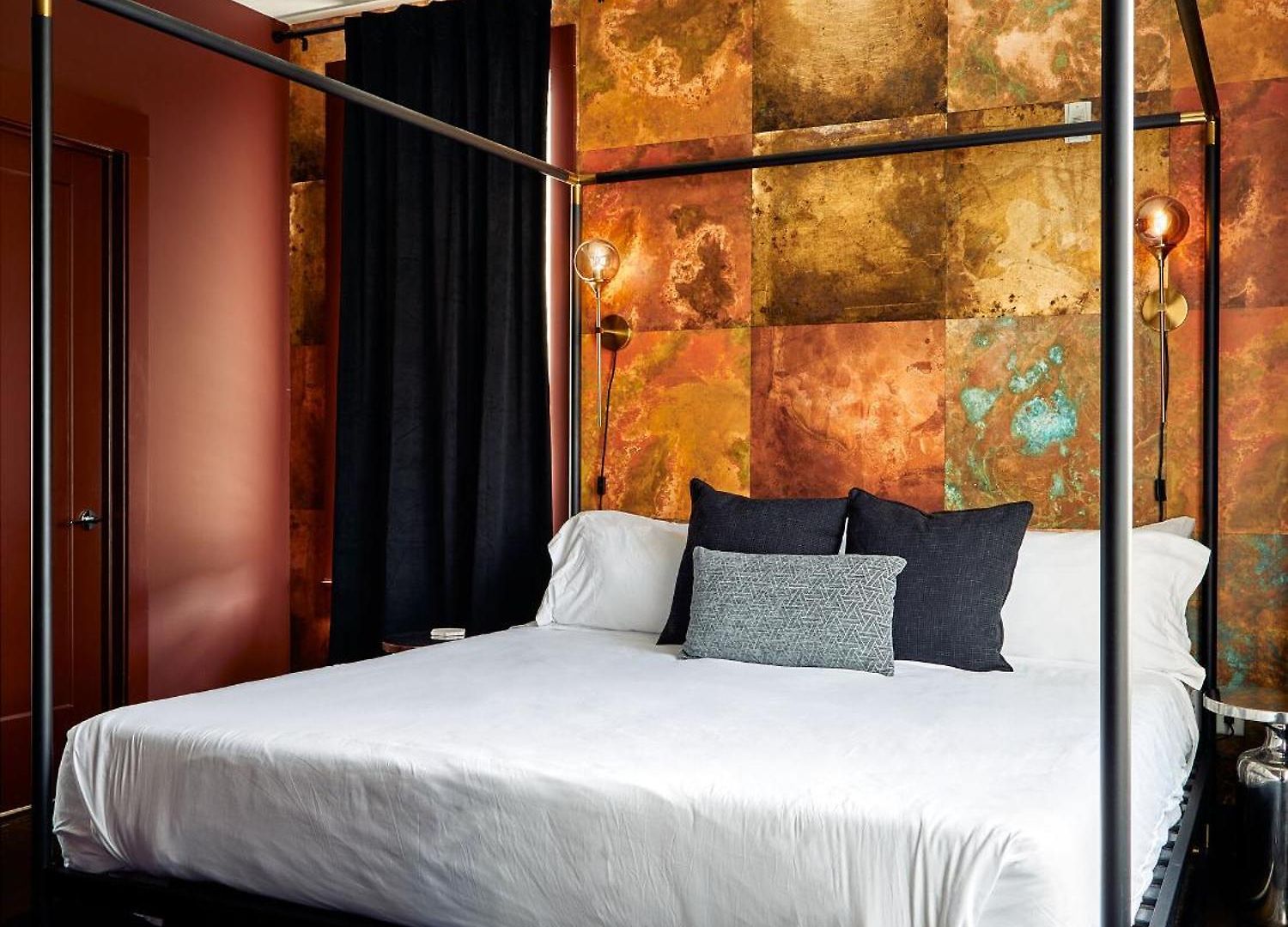 Apartment Stylish 2 Penthouse Walk To Shopping, Food, 1 Of 7 Themed Lofts At Cowrite, Find Coffee And Tacos Downstairs, Complimentary Spin Class, Walk To Shopping In 12 South, 10 Minutes To Broadway, Parking, 24 Hr Hospitality *