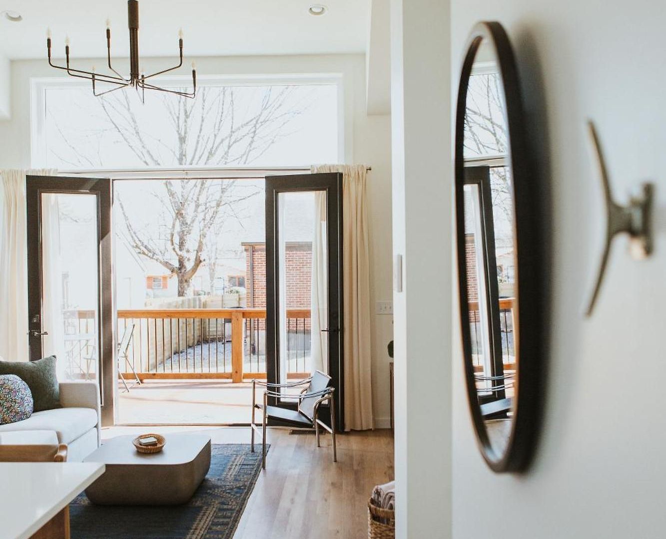 Storybook - Perfect For Couples And Solo Travelers Apartment *