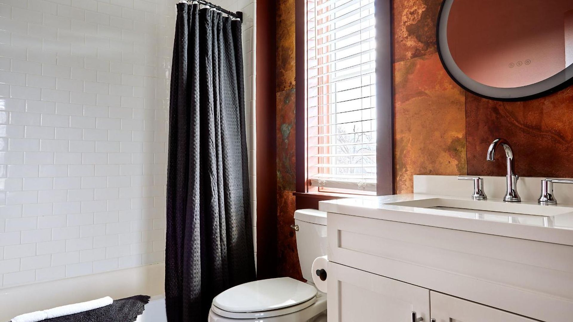 Stylish 2 Penthouse Walk To Shopping, Food, 1 Of 7 Themed Lofts At Cowrite, Find Coffee And Tacos Downstairs, Complimentary Spin Class, Walk To Shopping In 12 South, 10 Minutes To Broadway, Parking, 24 Hr Hospitality Apartment *