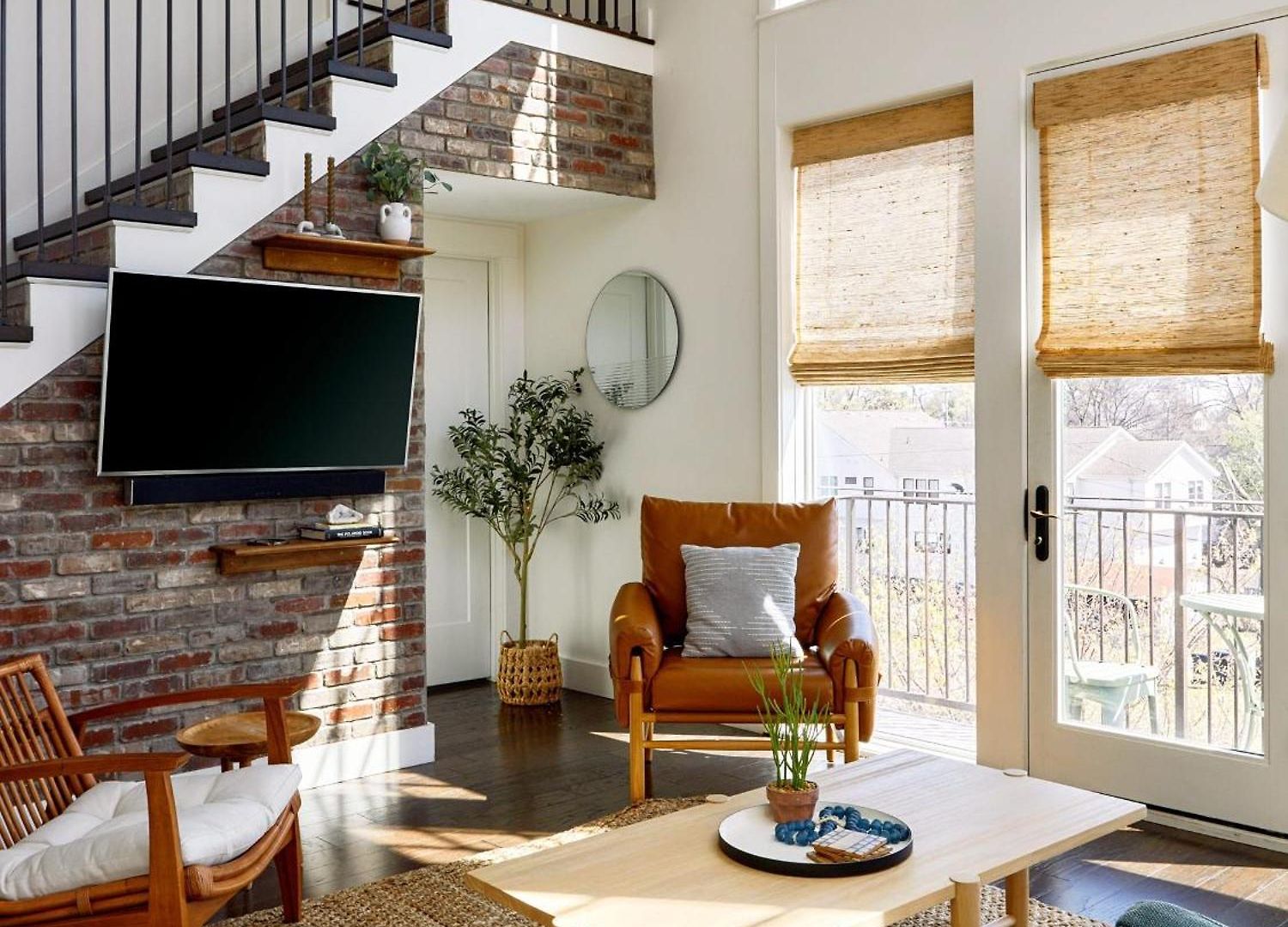 Penthouse In 12 South With Balcony, Near Broadway! Apartment *