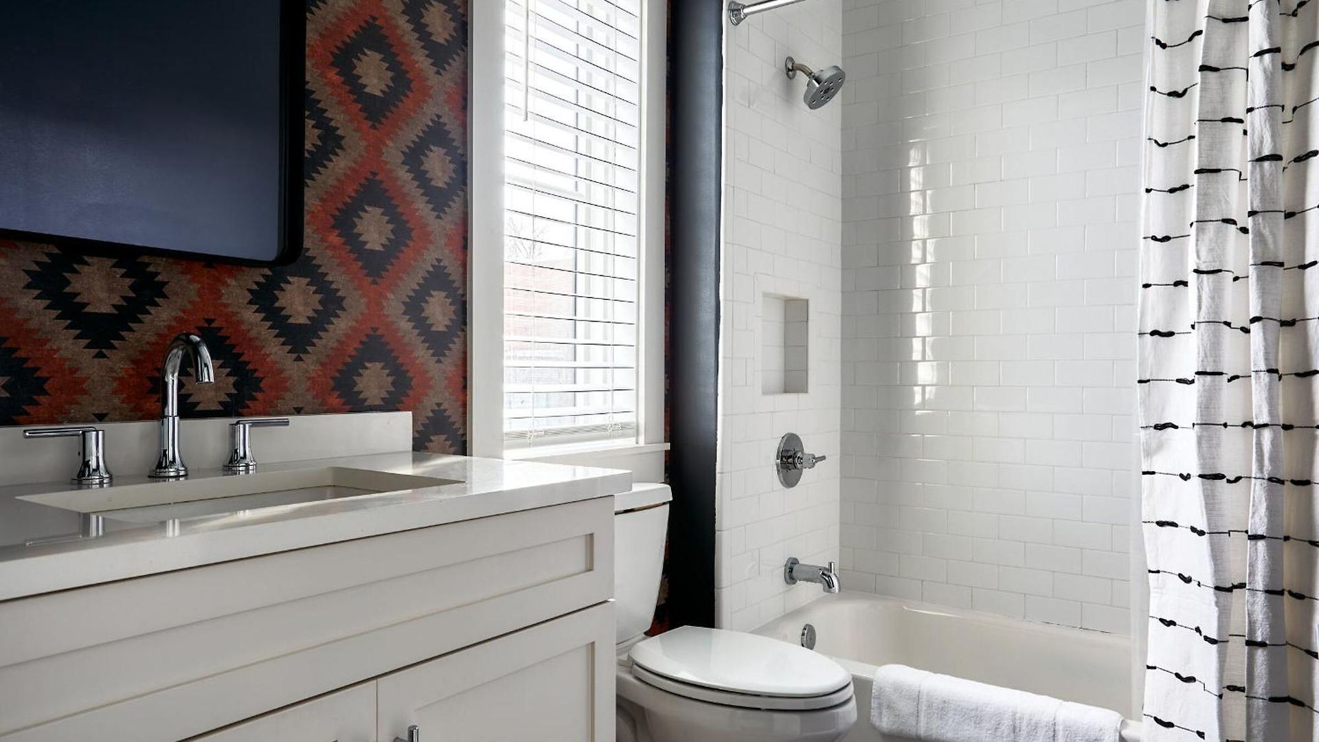 Apartment Soaring Ceilings & King Beds Overlooking Courtyard, 1 Of 7 Themed Lofts At Cowrite, Find Coffee And Tacos Downstairs, Complimentary Spin Class, Walk To Shopping In 12 South, 10 Minutes To Broadway, Parking, 24 Hr Hospitality Nashville