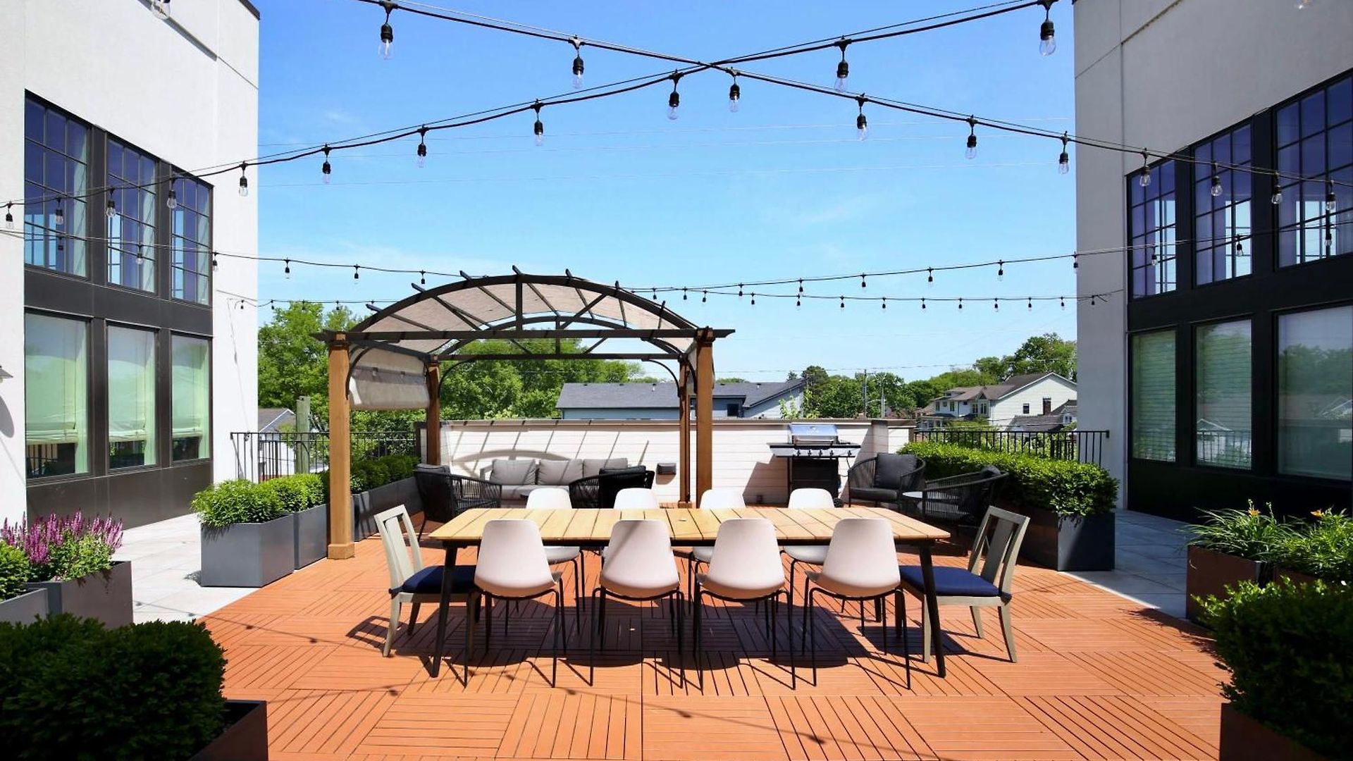 Apartment Penthouse In 12 South With Balcony, Near Broadway!