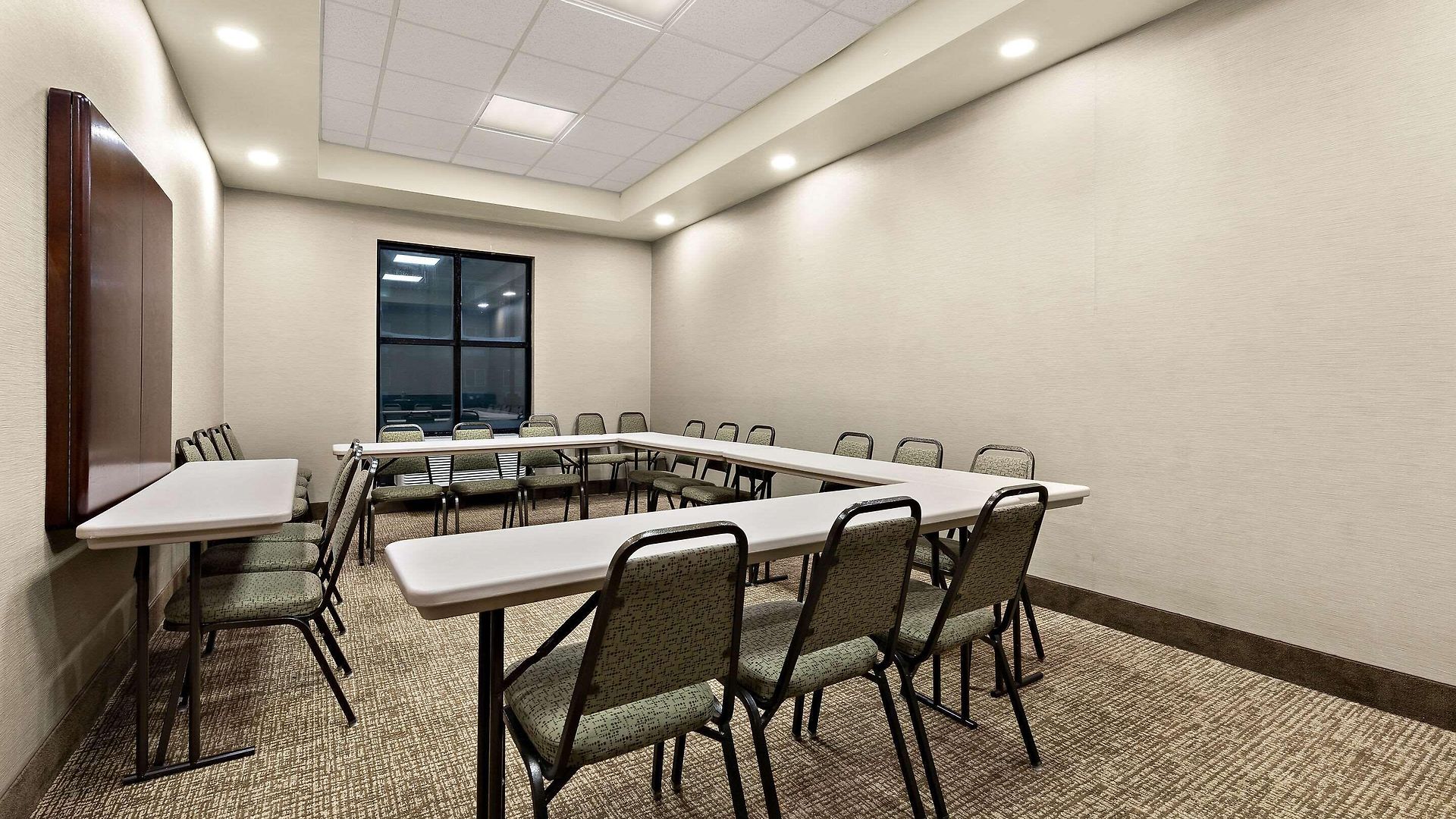 Comfort Near Percy Priest Hotel 4*
