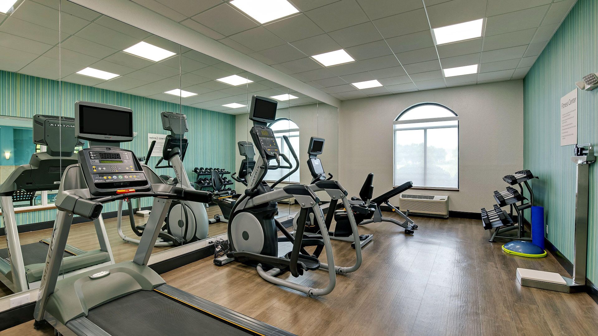 Hotel Express Nashville-opryland By Ihg Nashville