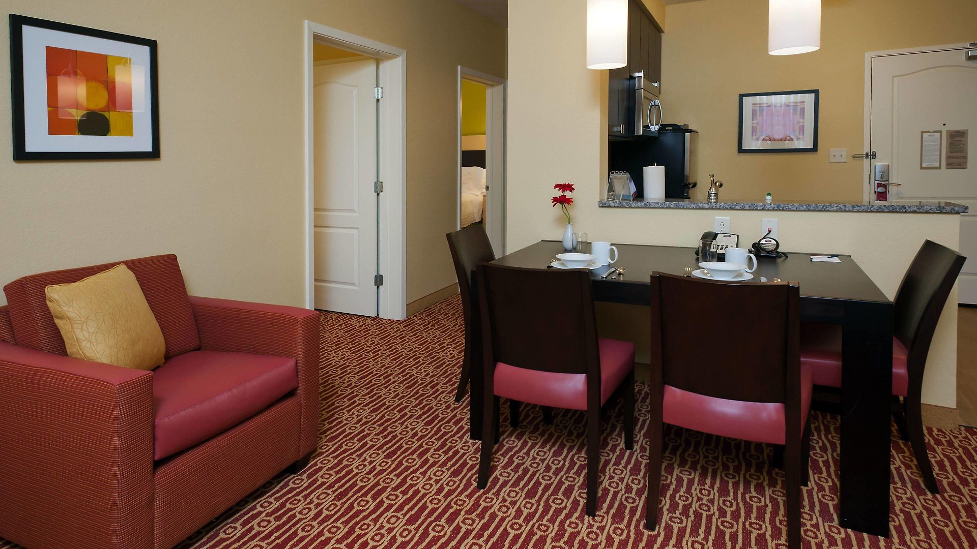 Towneplace By Marriott Airport Hotel