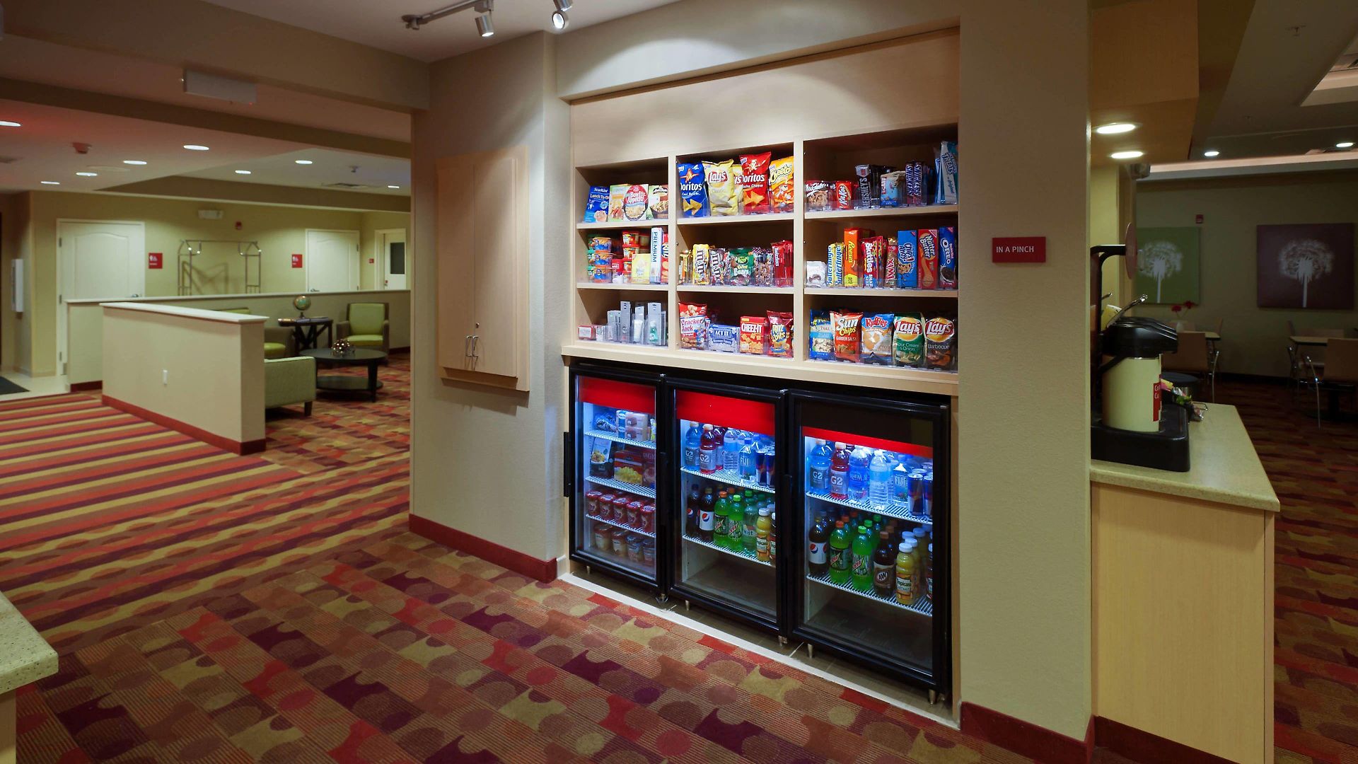 Hotel Towneplace By Marriott Airport