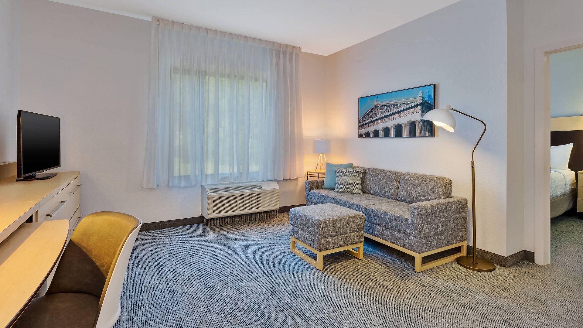 Towneplace By Marriott Airport Hotel