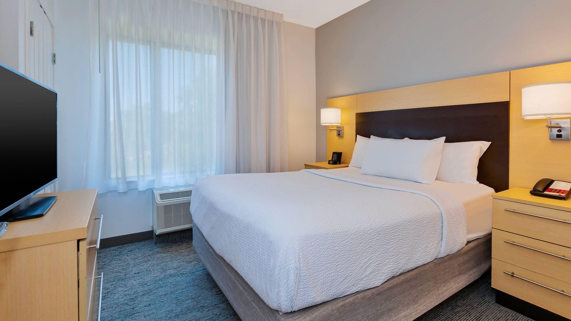 Towneplace By Marriott Airport Hotel