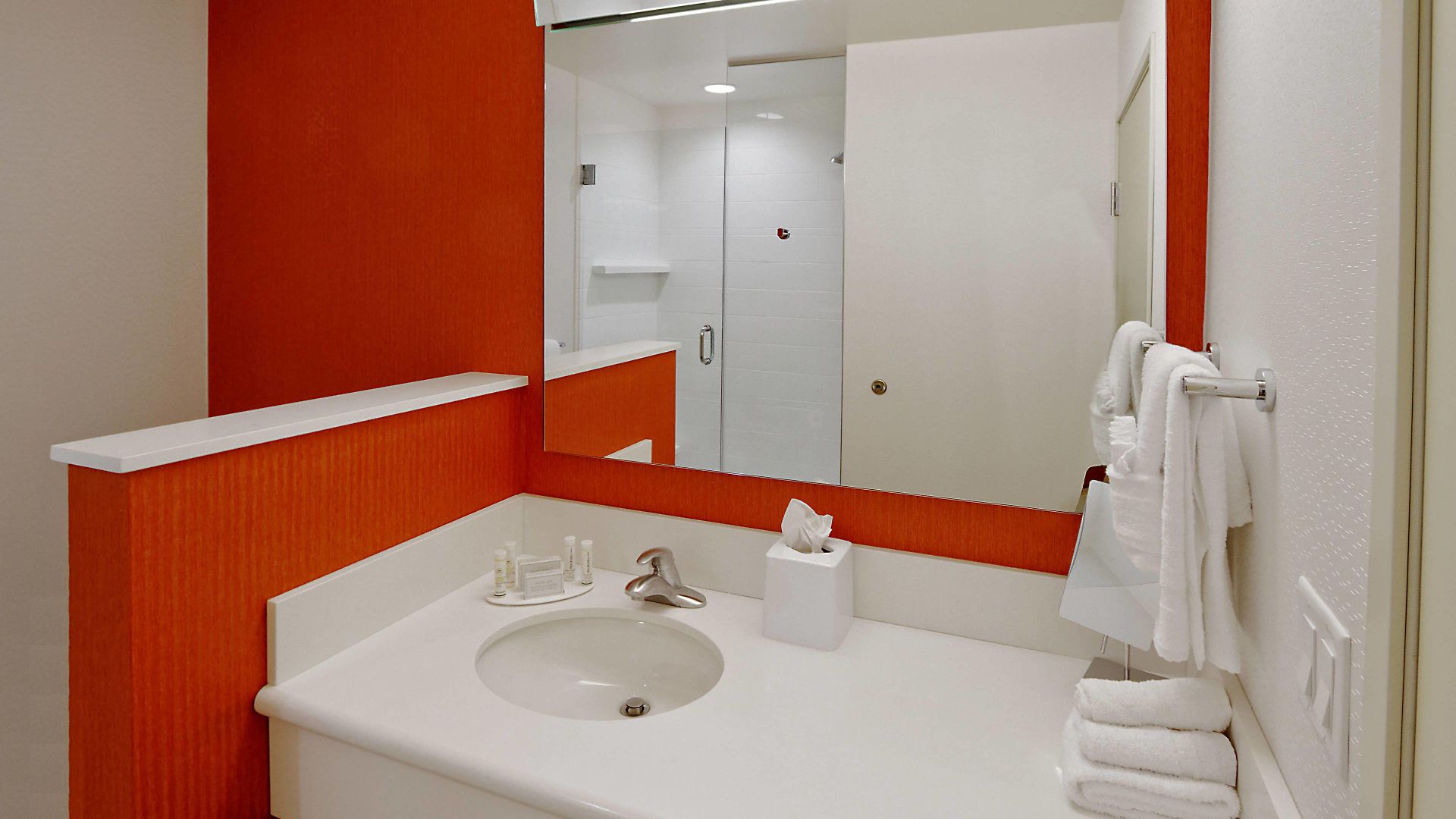 Hotel Courtyard By Marriott Hills 3*