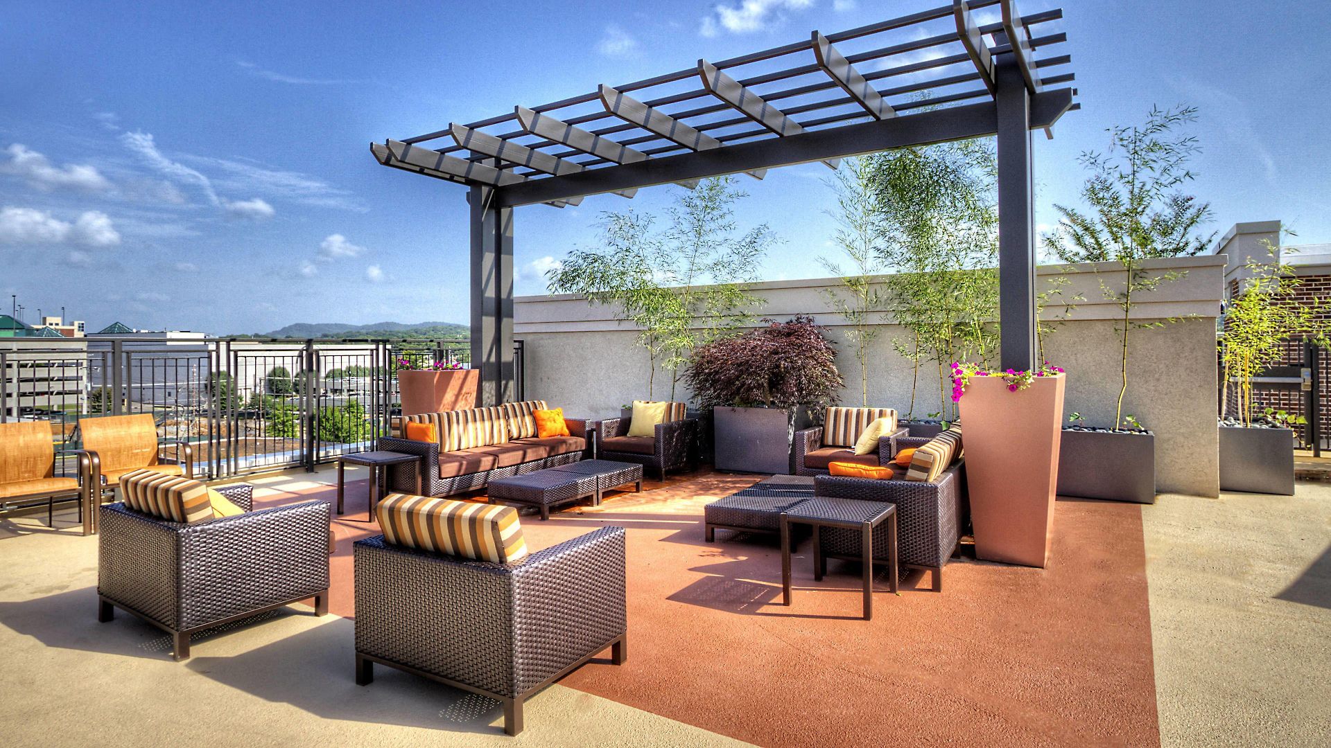 Courtyard By Marriott Hills