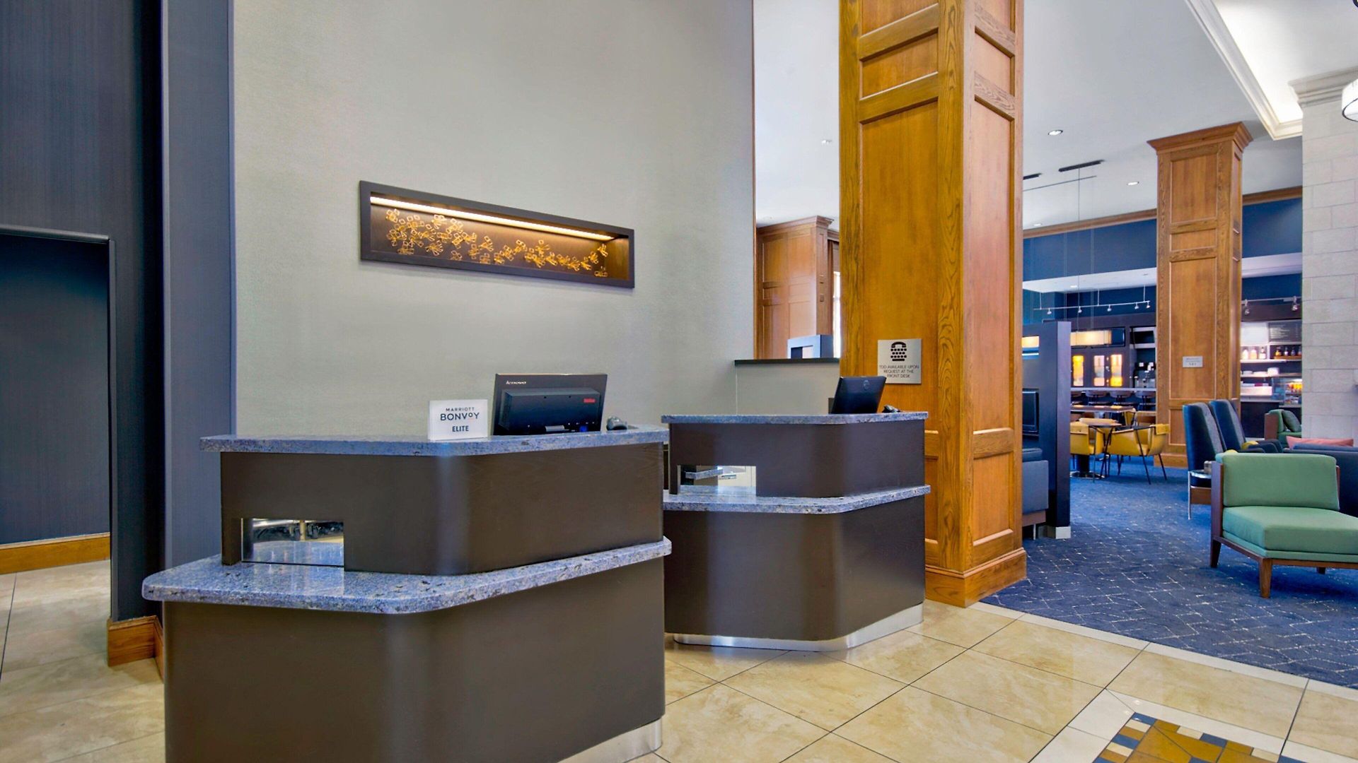 Courtyard By Marriott Hills 3*