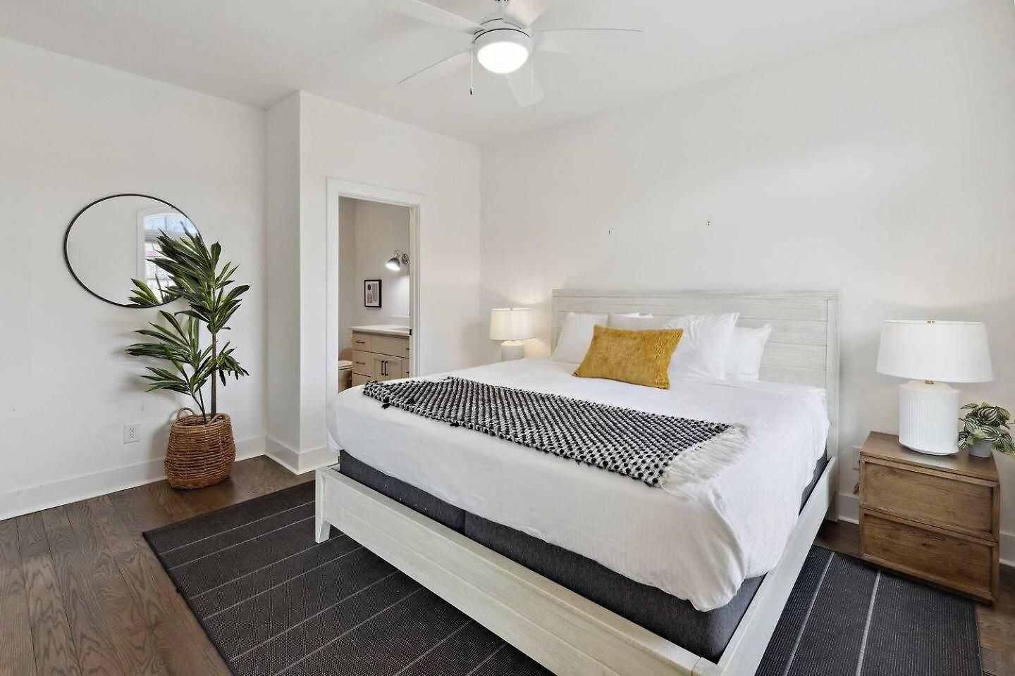 Holiday home West End Oasis'- 2 Side By Side Homes - Patios