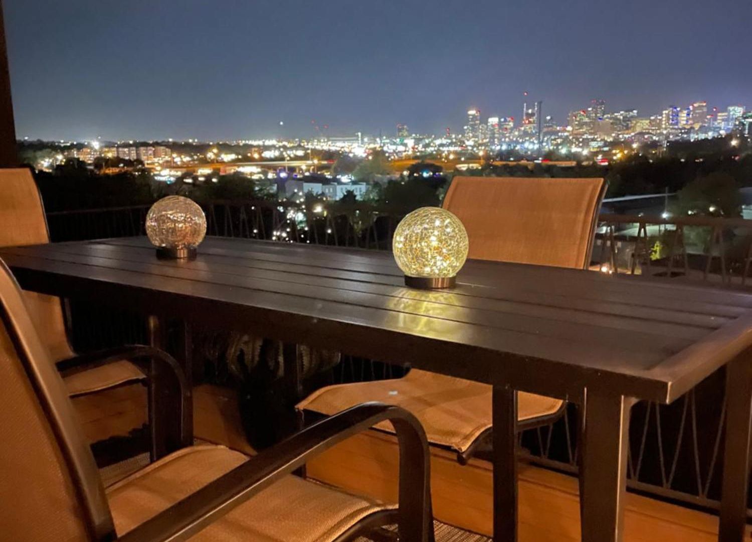 A Spacious With Amazing Views And Elevated Outdoor Spaces Nashville