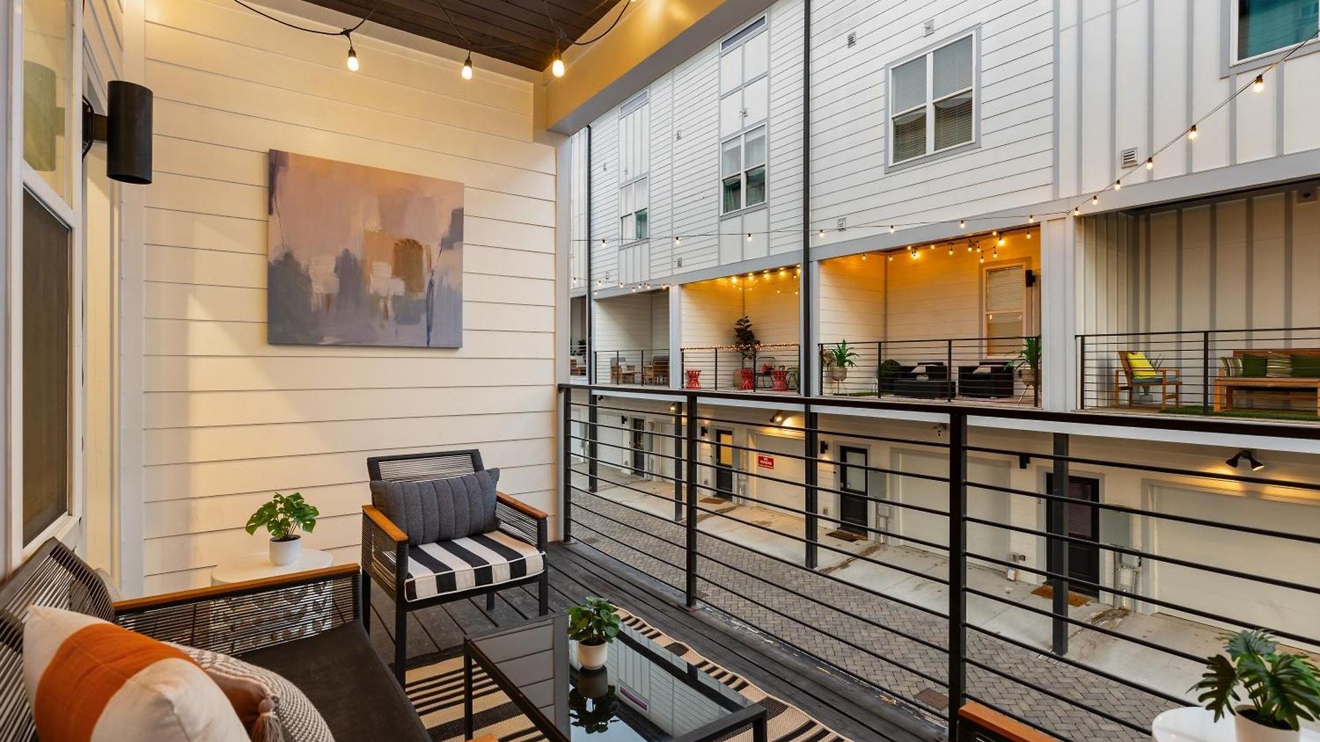 Private Rooftop Near Vanderbilt Only 2 Miles From Downtown Holiday home