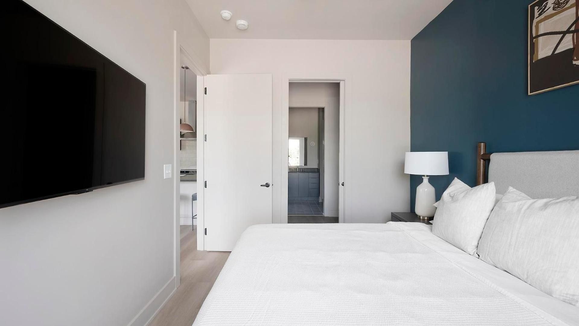 Landing - The Haysboro Apartment *