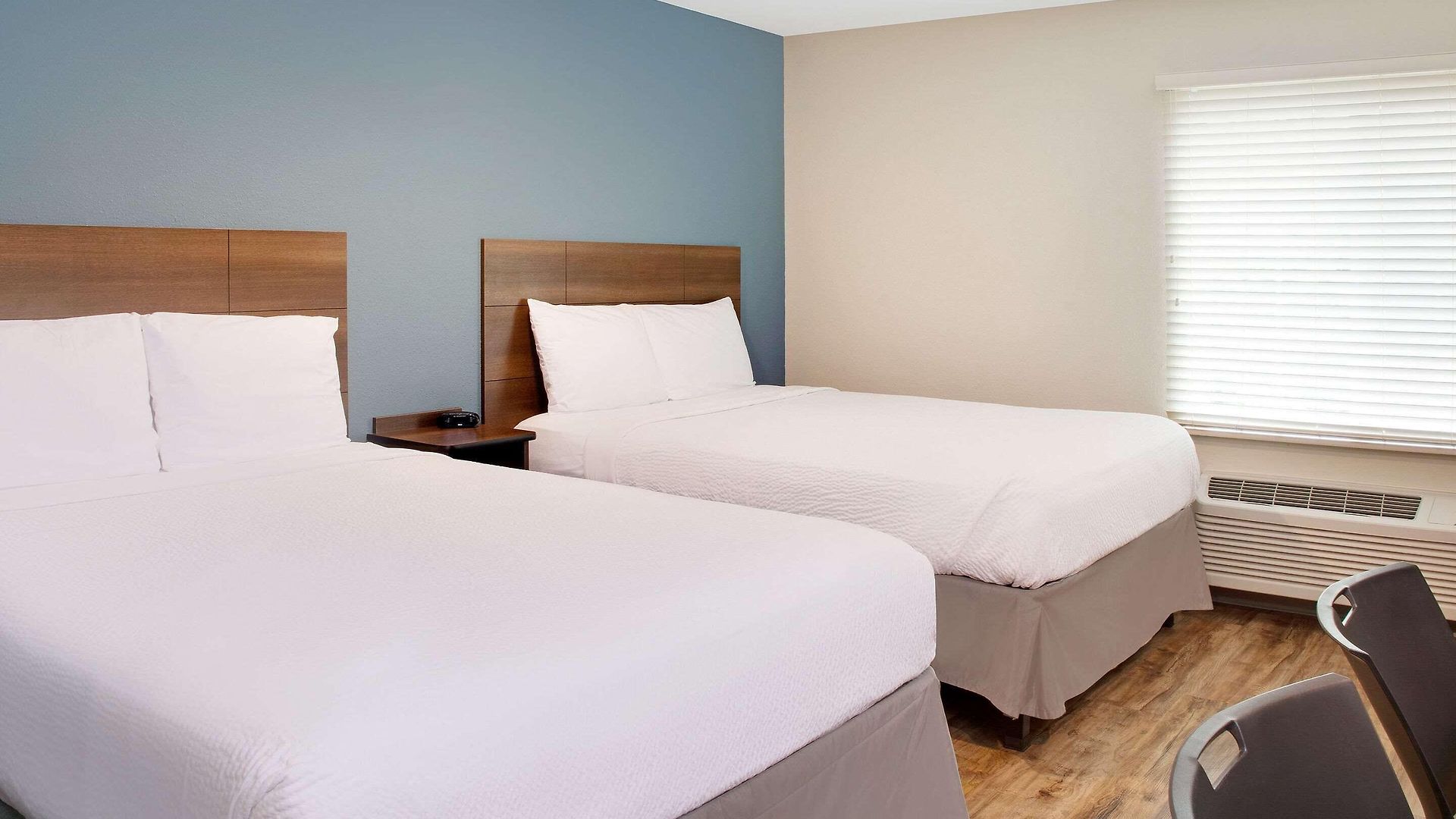 Hotel Woodspring Airport