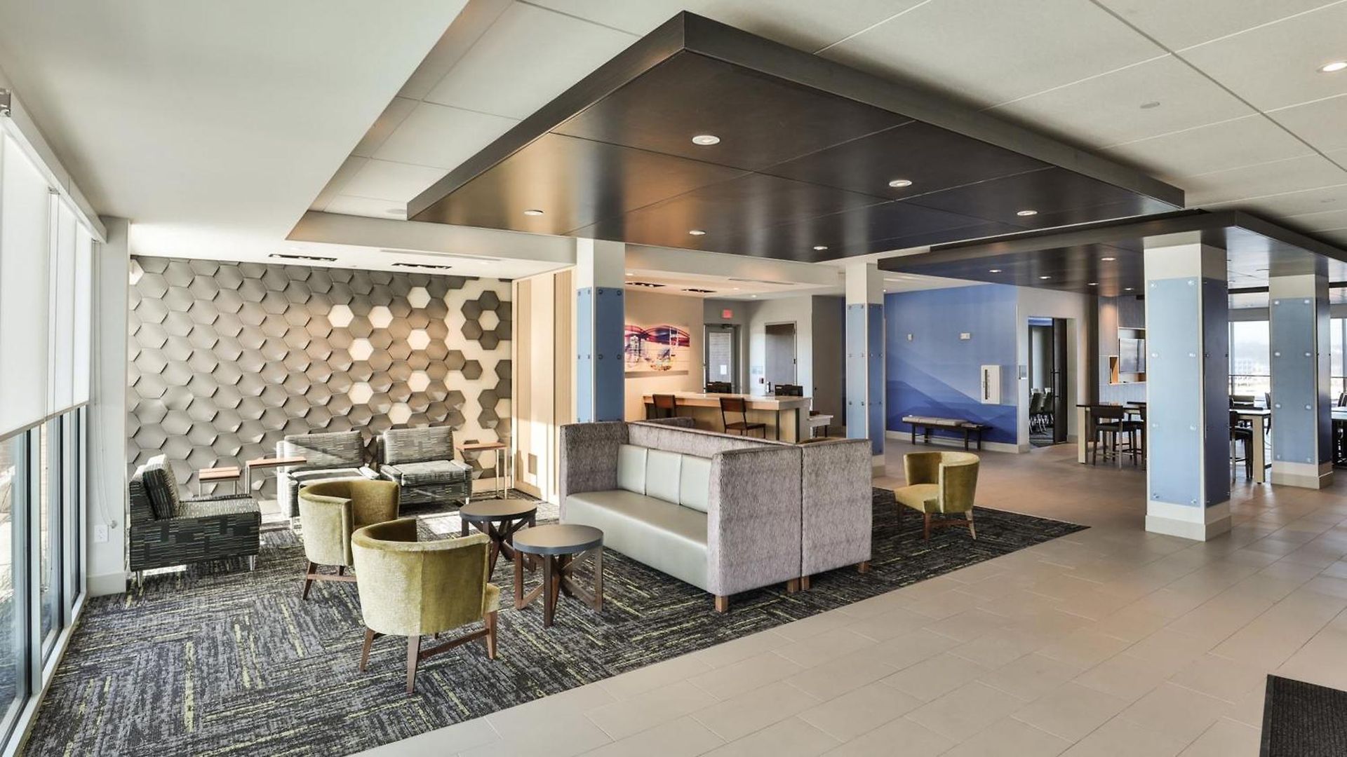 Hotel Express & - Metrocenter Downtown By Ihg