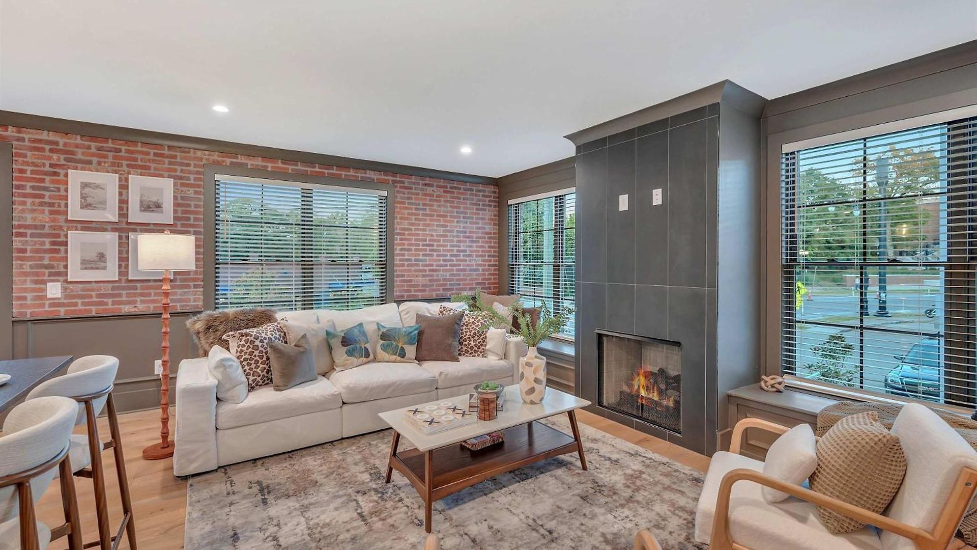Holiday home New Bright Modern Townhome With Rooftop & Garage *
