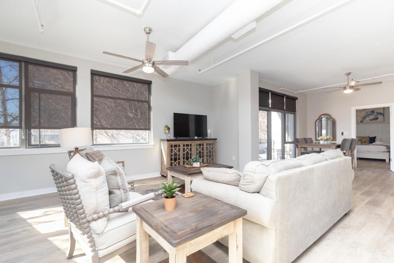Holiday home Luxurious Downtown 2 Bedroom 2 Bath With Views 1m