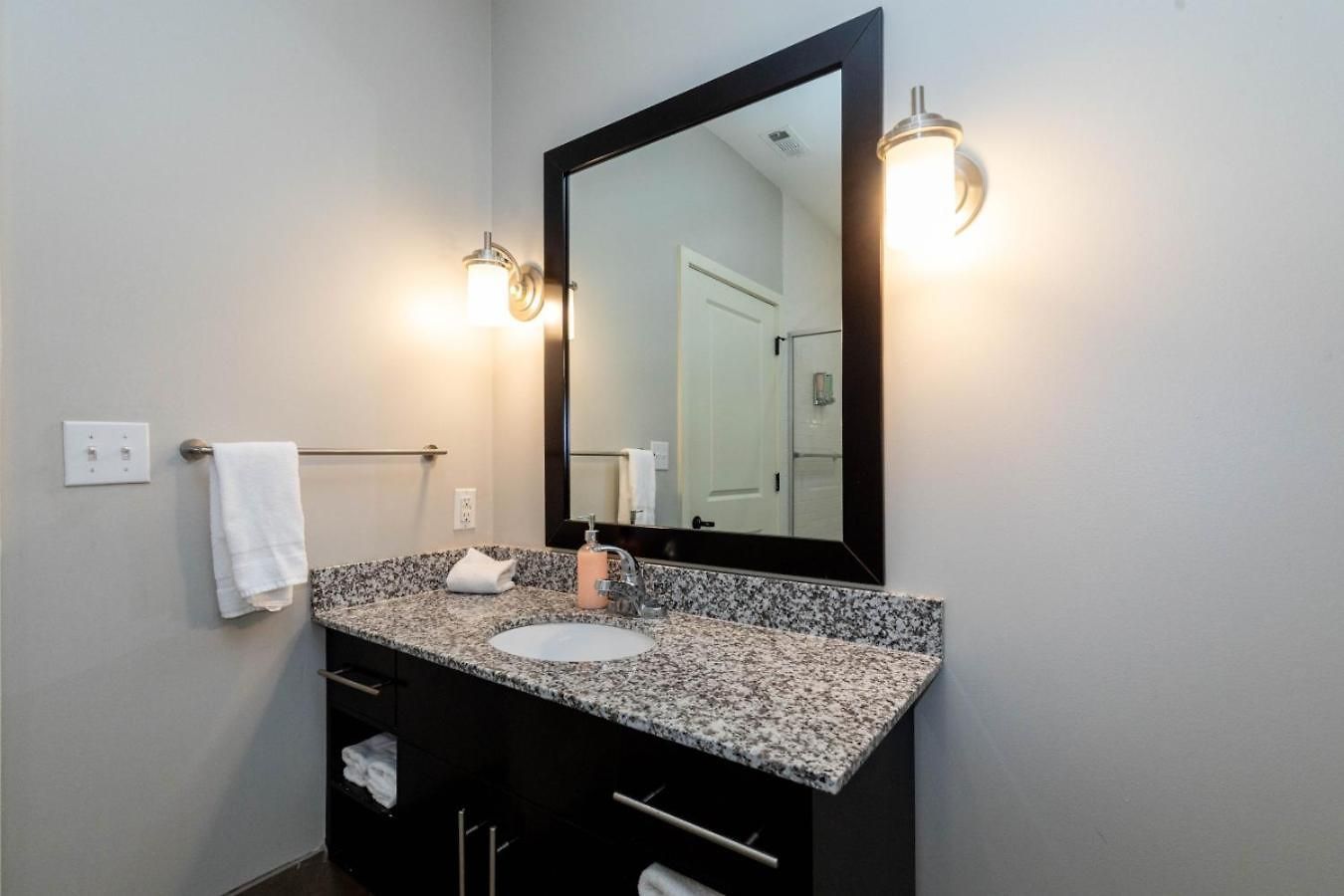 Cityview 604 Holiday home