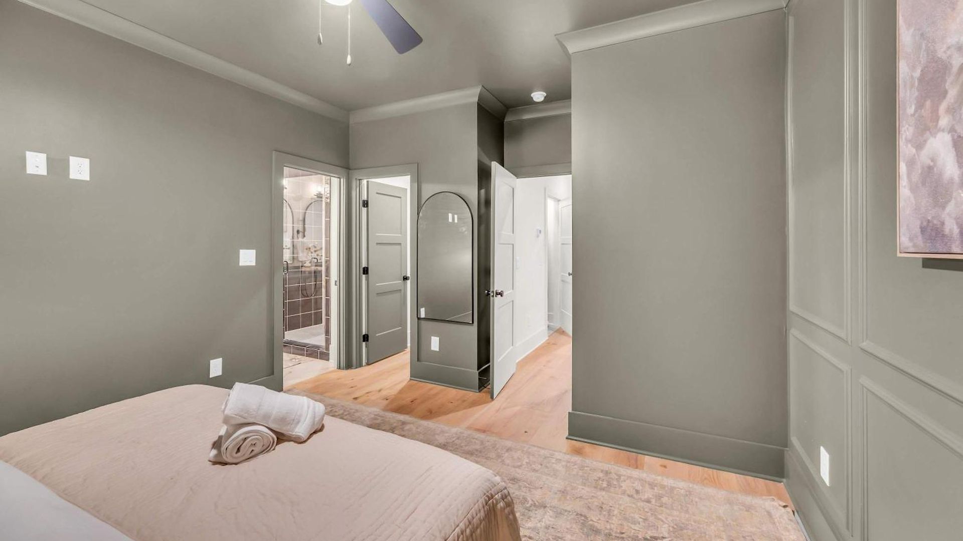 New Music Loft-style With Rooftop Views Holiday home