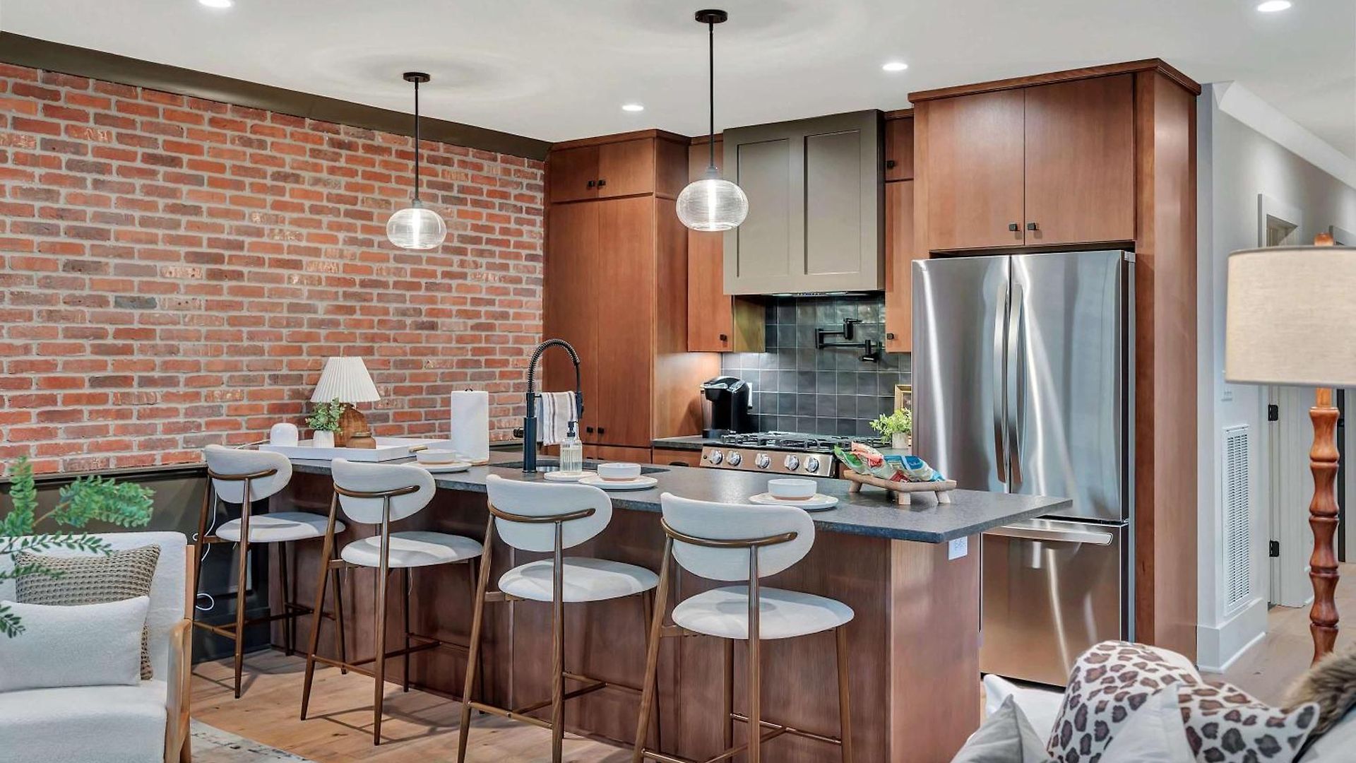 New 2 Luxe Townhomes With Rooftops Sleeps 24