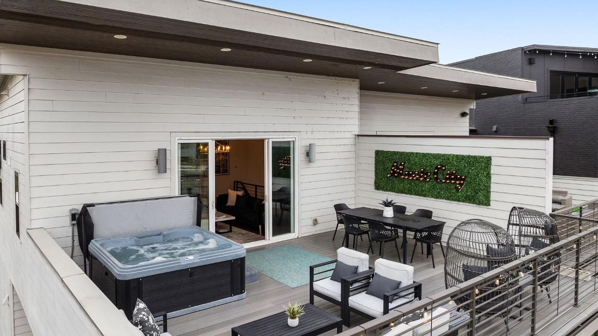 Luxe Getaway With Hot Tub * Nashville