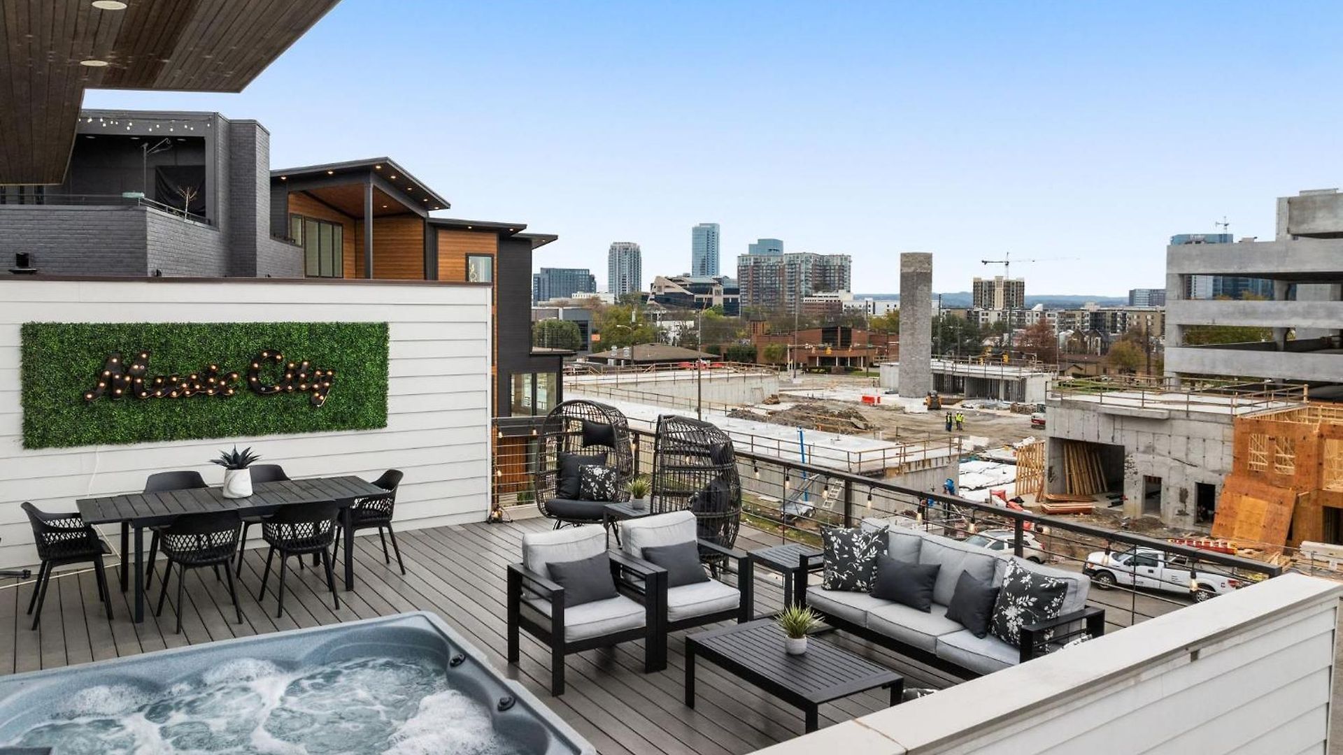 Holiday home Luxe Getaway With Hot Tub Nashville