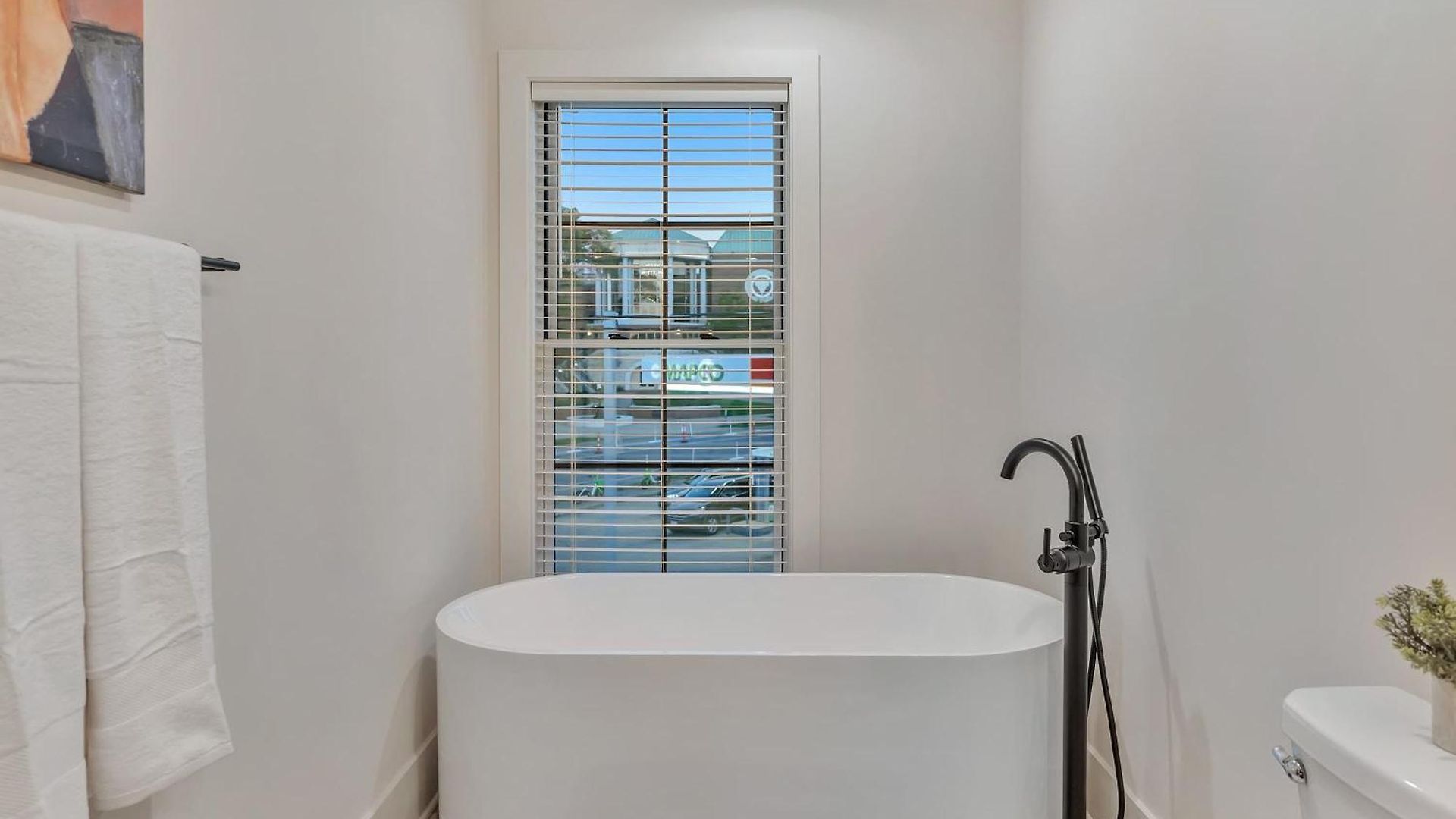 New 2 Luxe Townhomes With Rooftops Sleeps 24 *