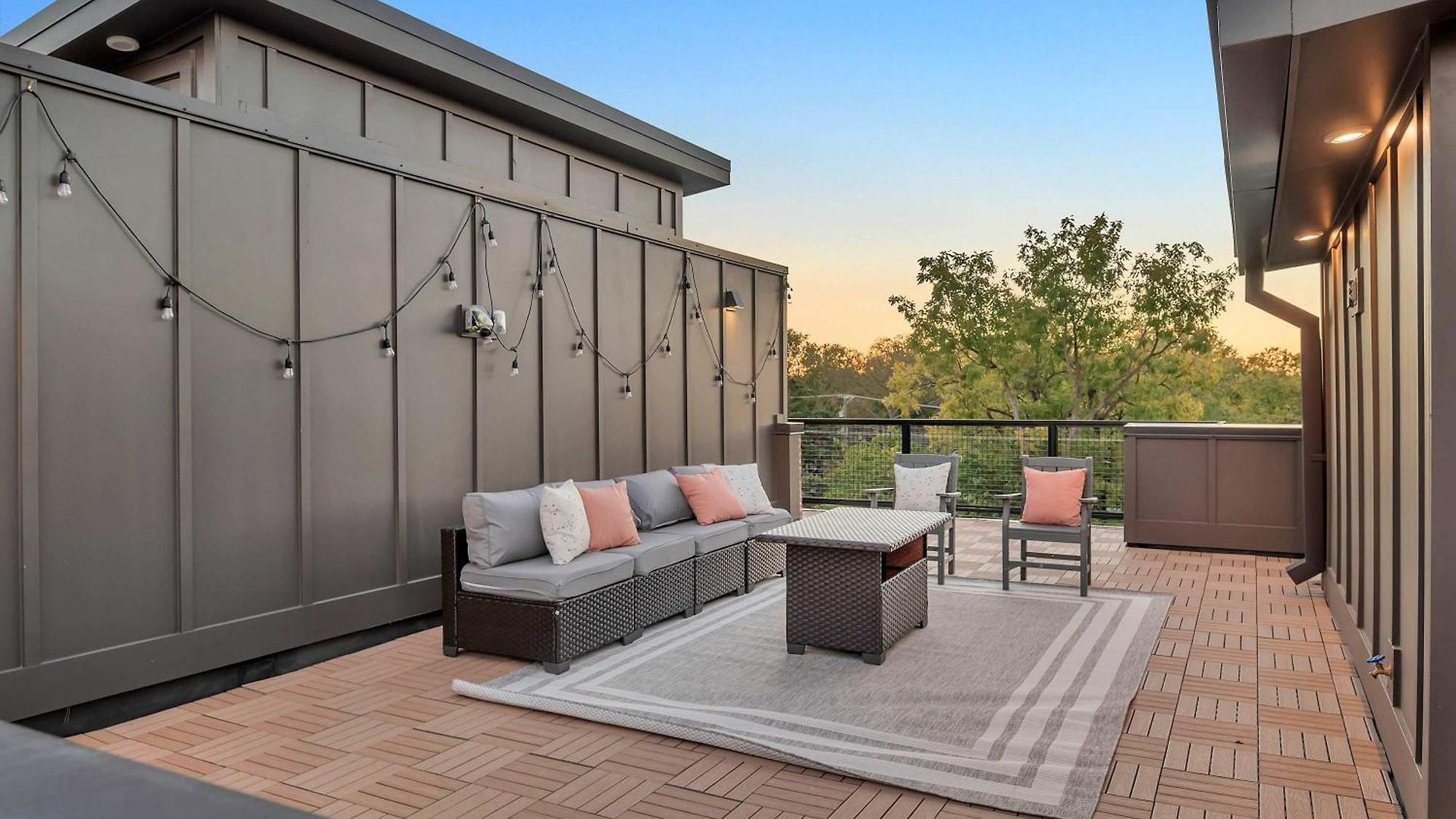 New 2 Luxe Townhomes With Rooftops Sleeps 24 * Nashville