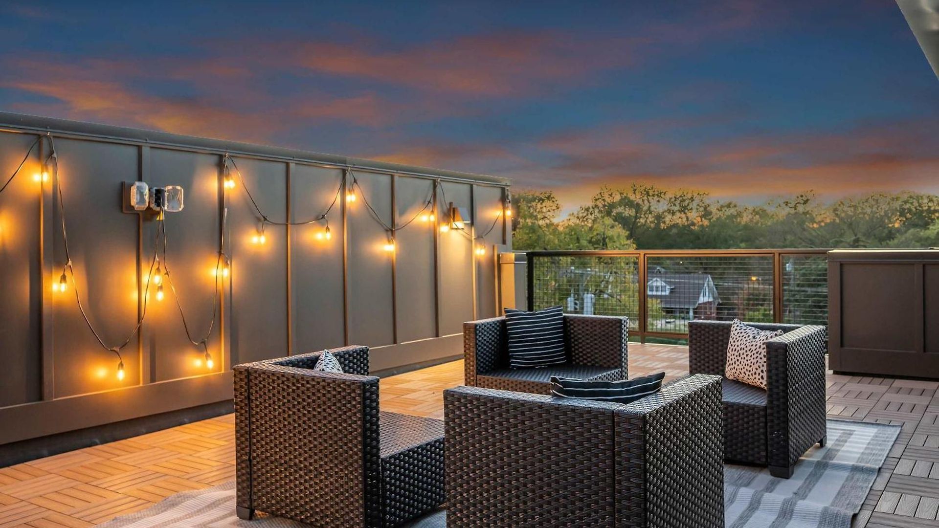 Holiday home New 2 Luxe Townhomes With Rooftops Sleeps 24 *