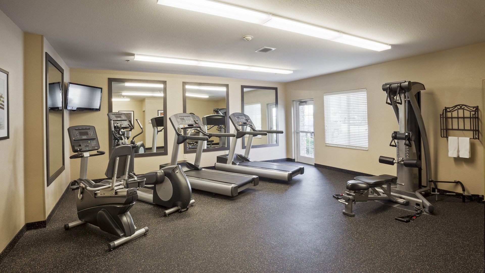 Candlewood - Metro Center By Ihg Hotel