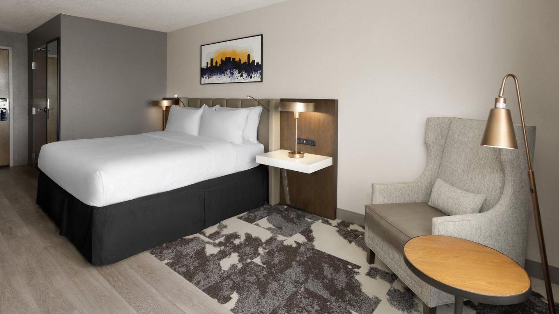 Crowne Plaza Airport By Ihg