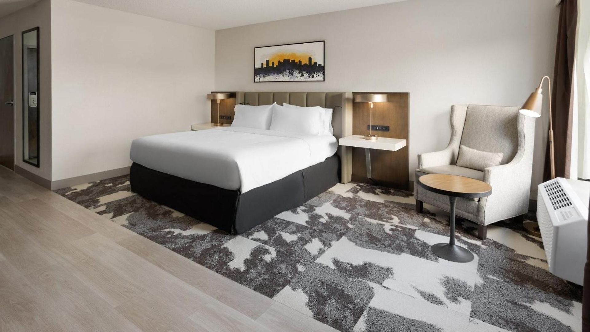 Crowne Plaza Airport By Ihg Hotel